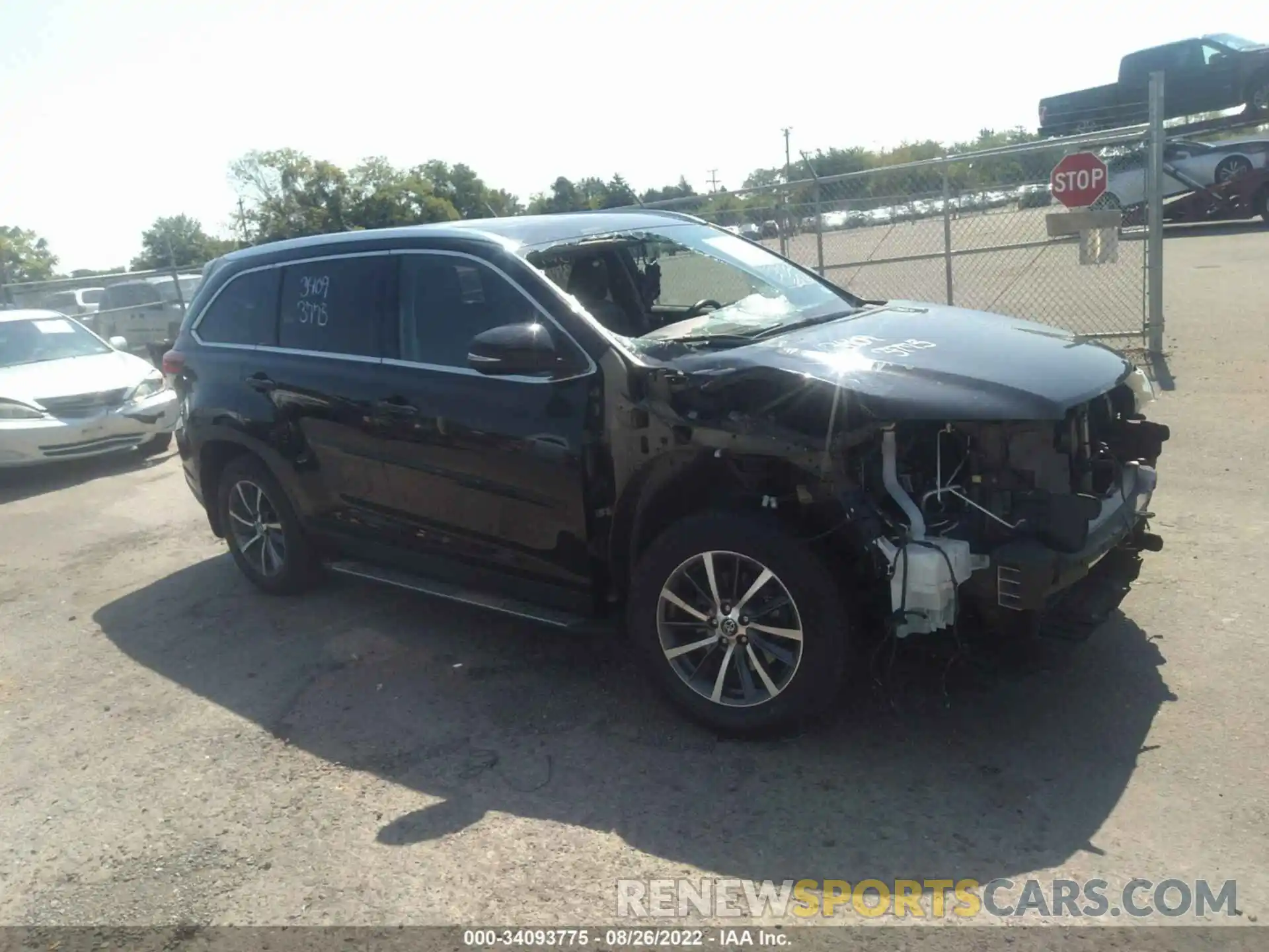 1 Photograph of a damaged car 5TDJZRFH6KS711133 TOYOTA HIGHLANDER 2019