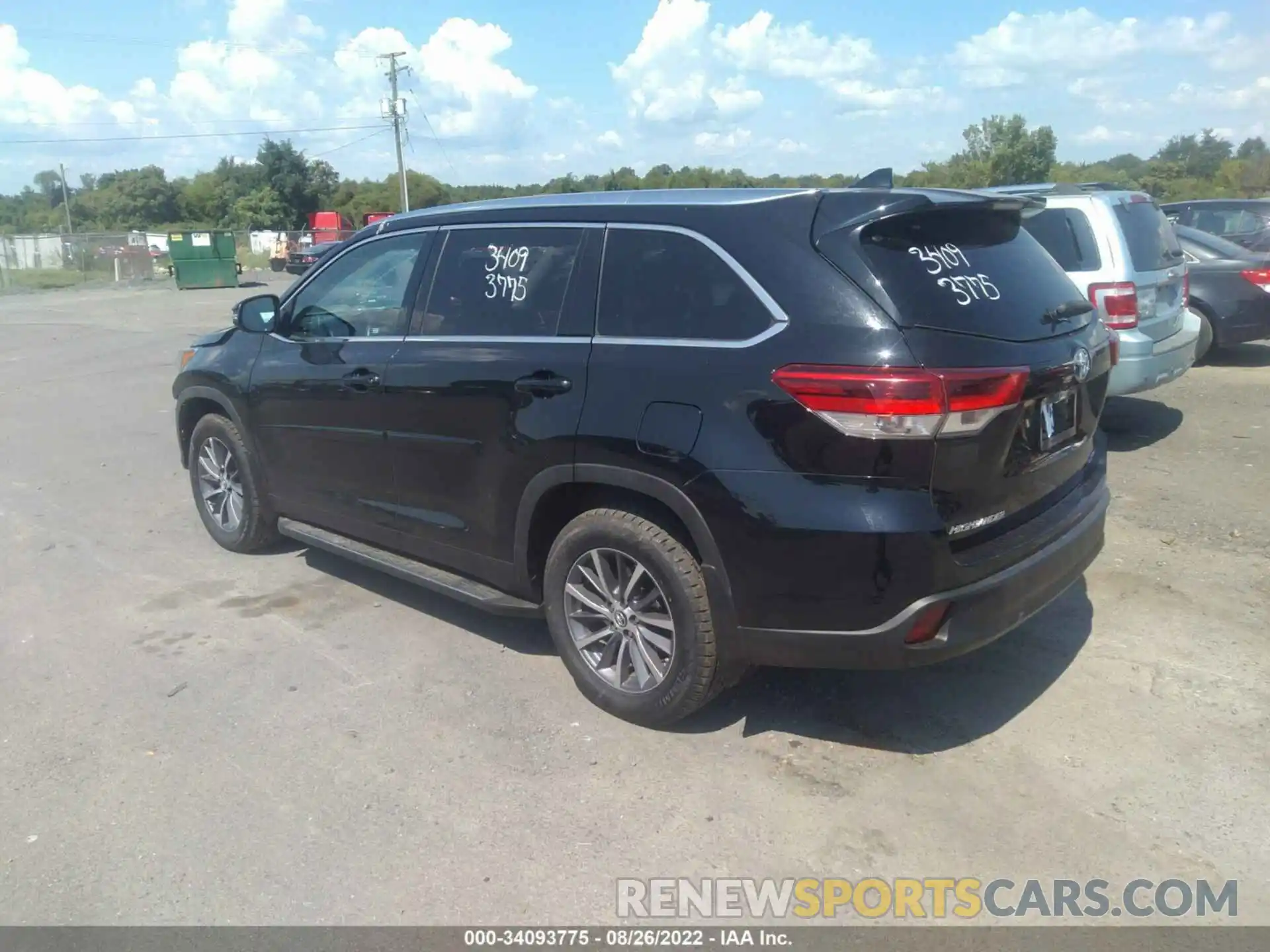 3 Photograph of a damaged car 5TDJZRFH6KS711133 TOYOTA HIGHLANDER 2019