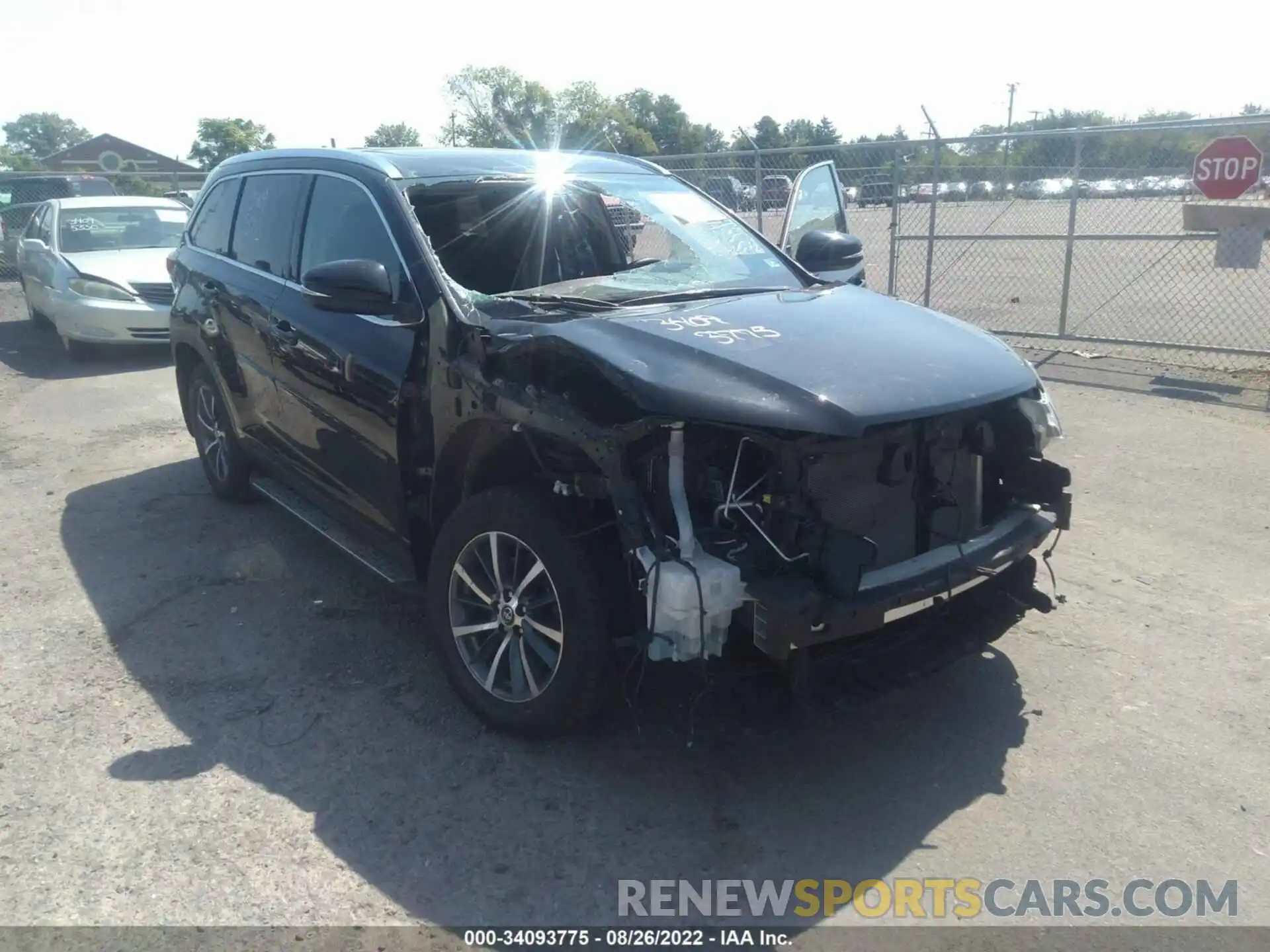 6 Photograph of a damaged car 5TDJZRFH6KS711133 TOYOTA HIGHLANDER 2019