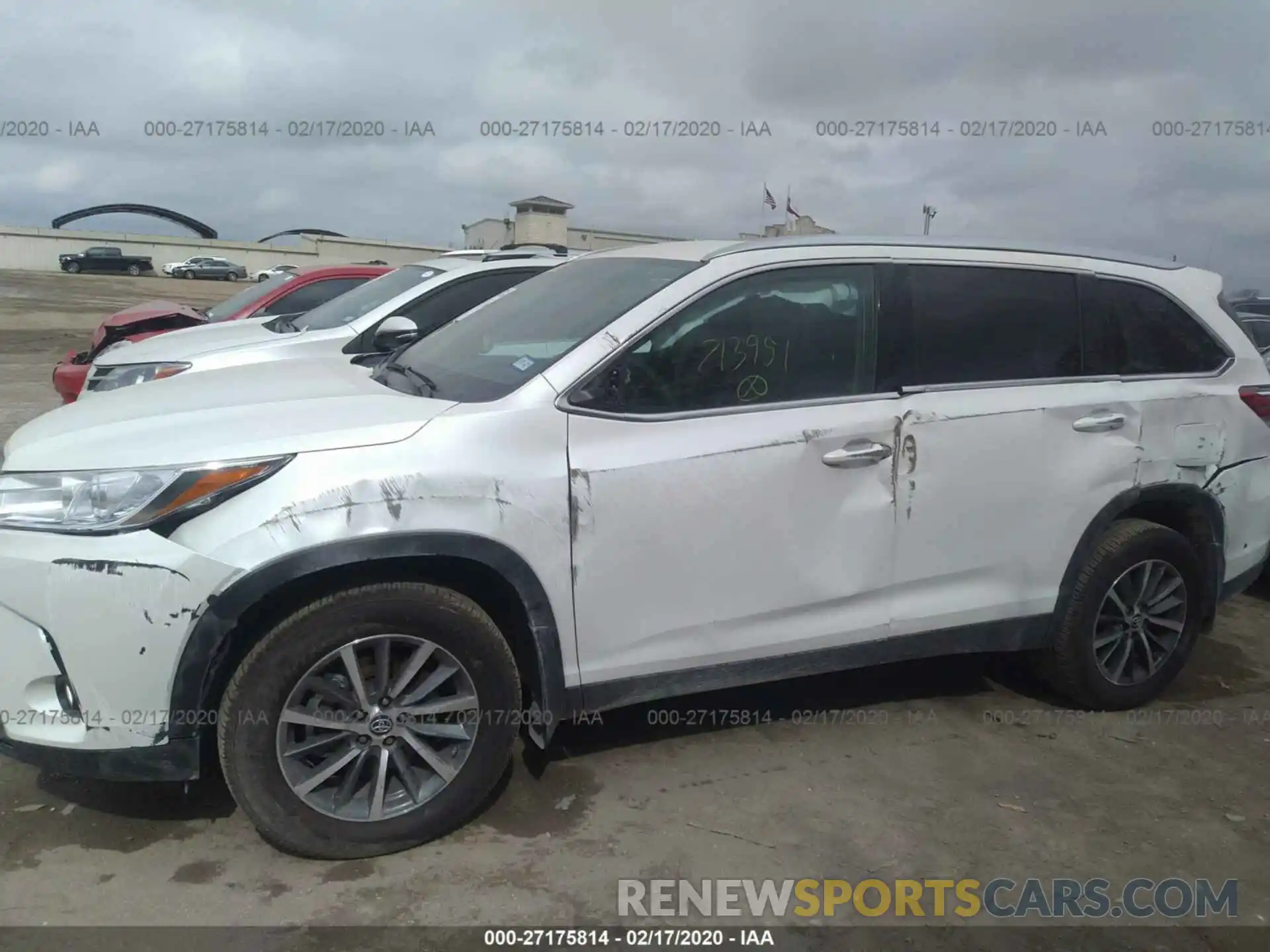 6 Photograph of a damaged car 5TDJZRFH6KS713951 TOYOTA HIGHLANDER 2019