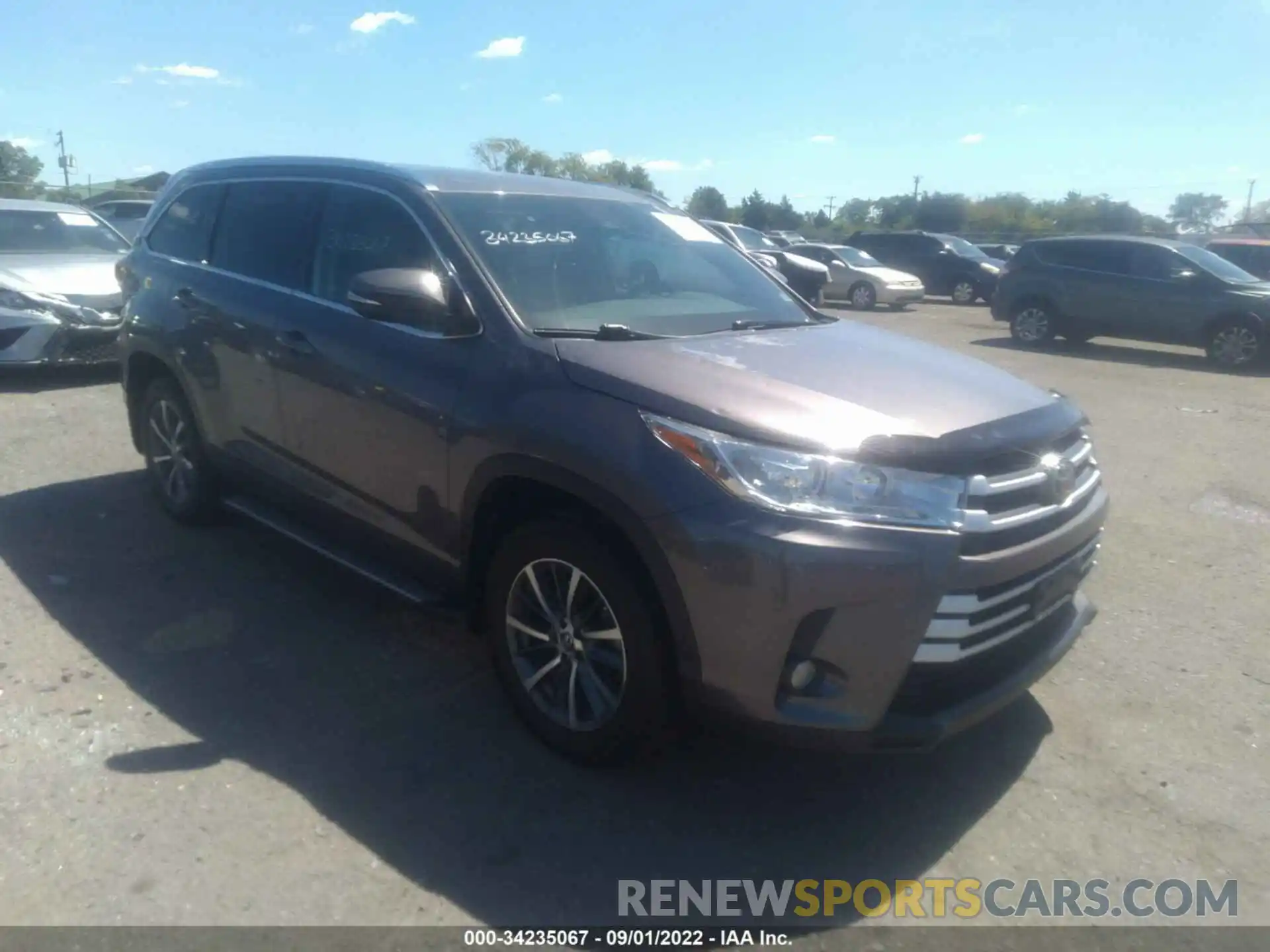 1 Photograph of a damaged car 5TDJZRFH6KS715232 TOYOTA HIGHLANDER 2019