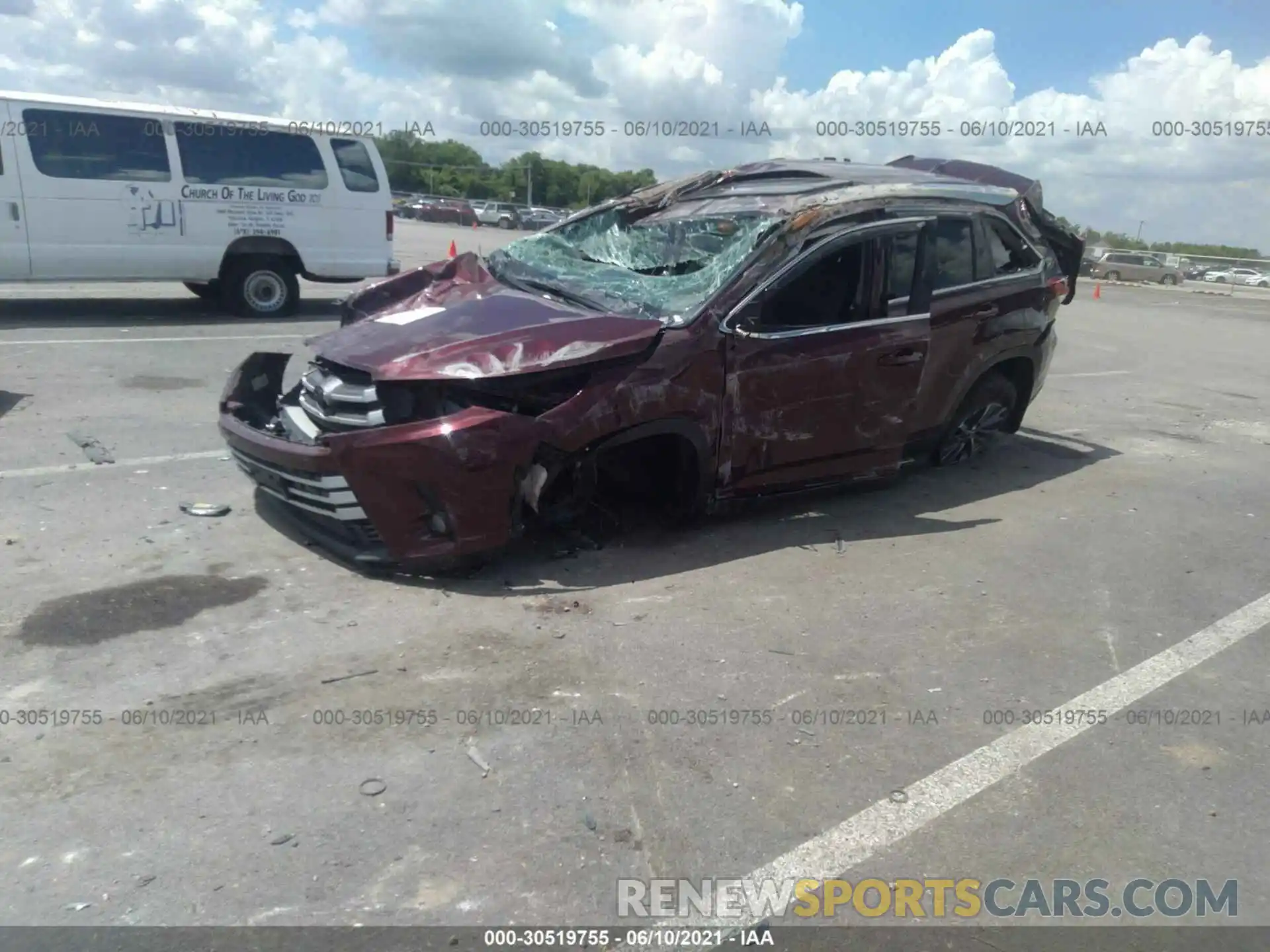 2 Photograph of a damaged car 5TDJZRFH6KS719815 TOYOTA HIGHLANDER 2019