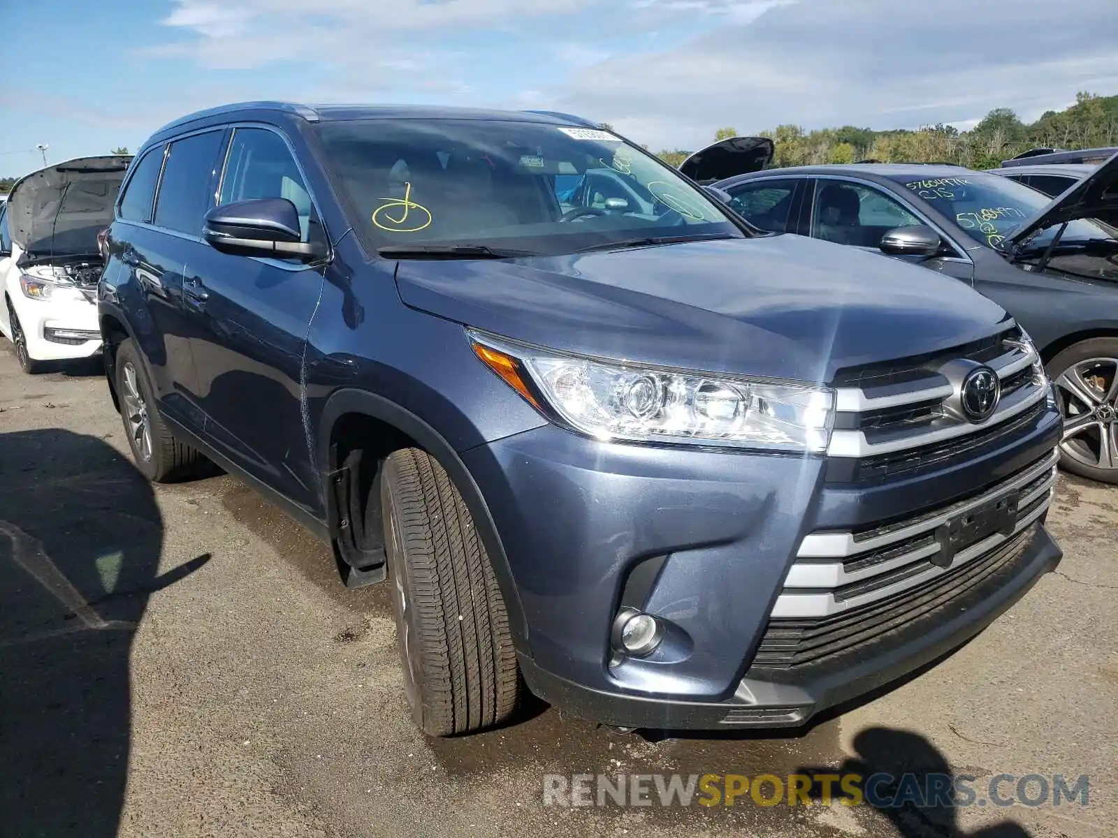 1 Photograph of a damaged car 5TDJZRFH6KS724982 TOYOTA HIGHLANDER 2019