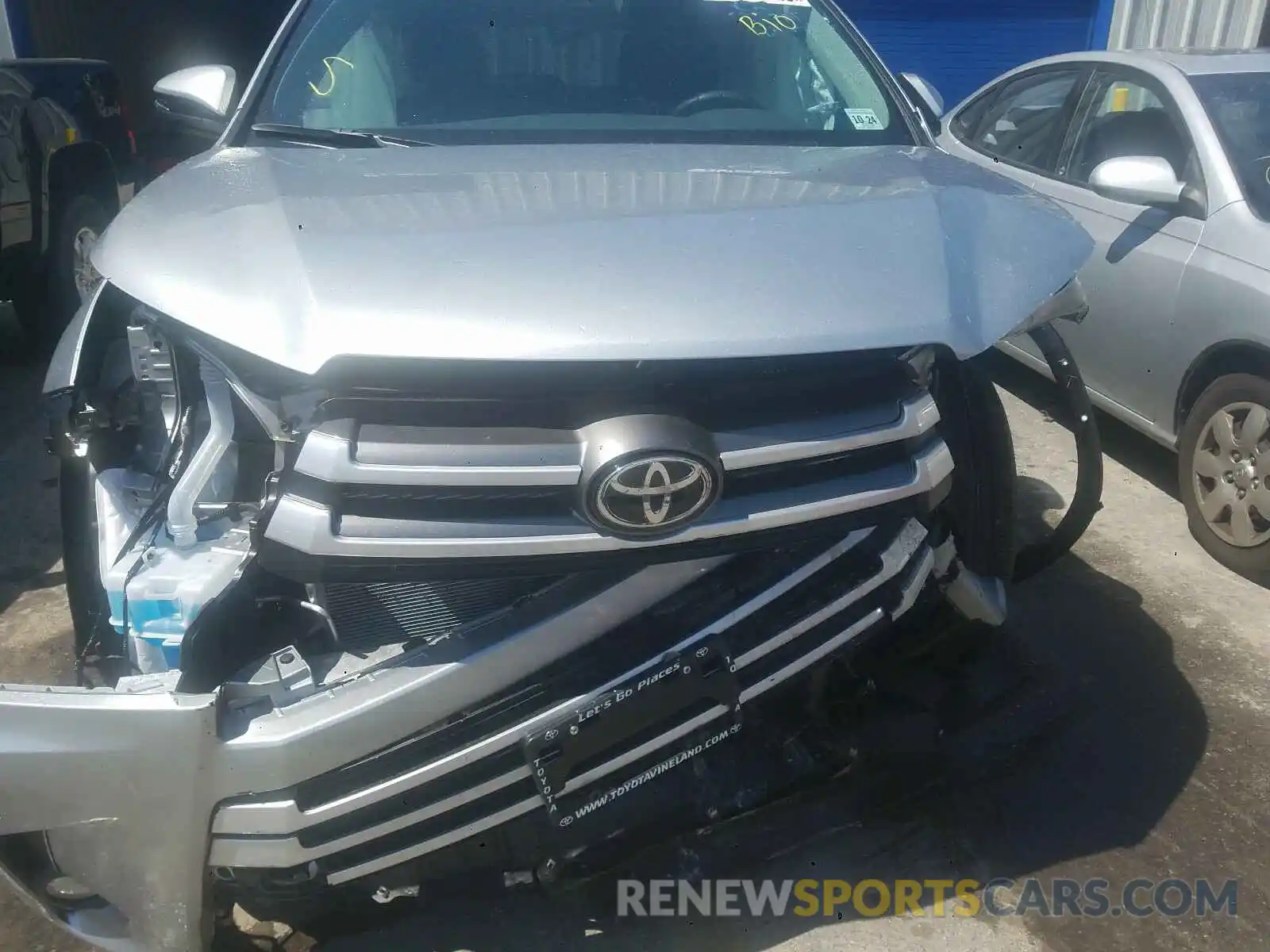 7 Photograph of a damaged car 5TDJZRFH6KS734282 TOYOTA HIGHLANDER 2019