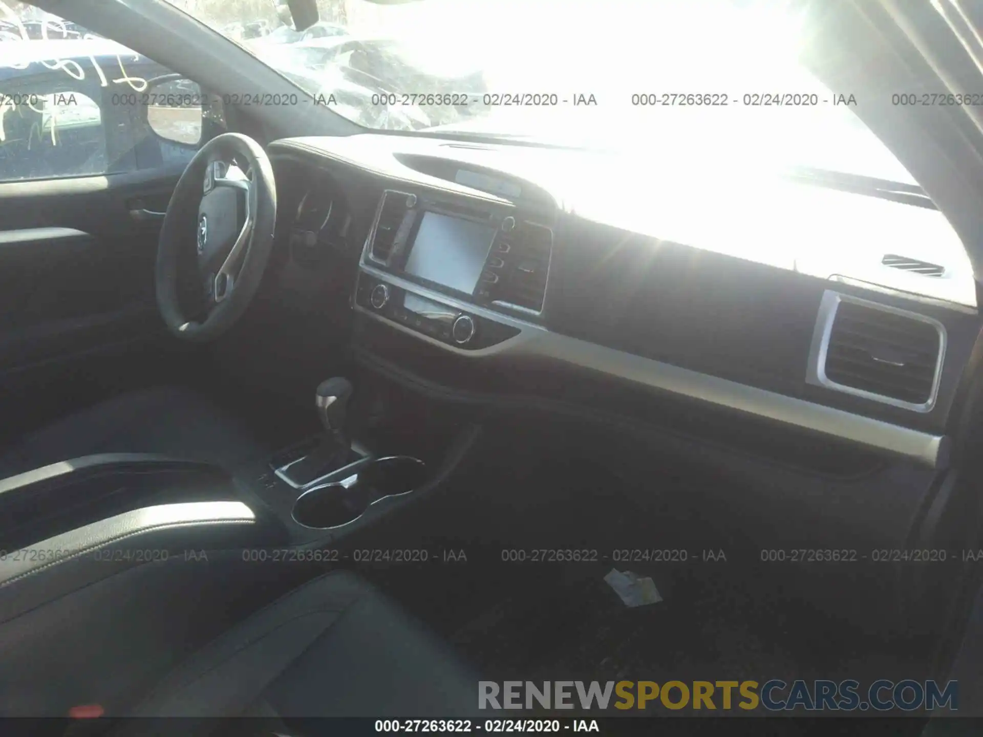 5 Photograph of a damaged car 5TDJZRFH6KS736873 TOYOTA HIGHLANDER 2019