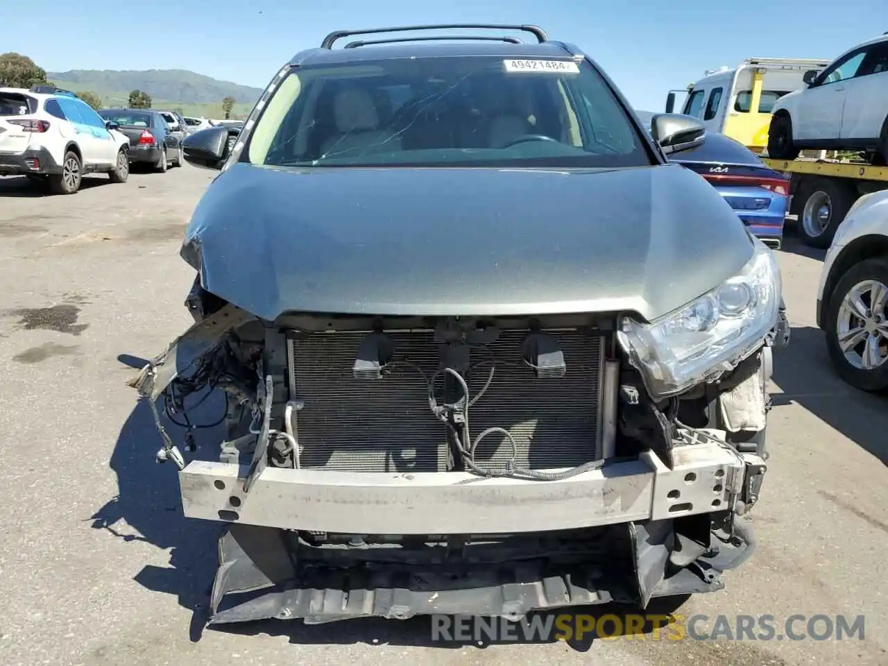 5 Photograph of a damaged car 5TDJZRFH6KS916581 TOYOTA HIGHLANDER 2019