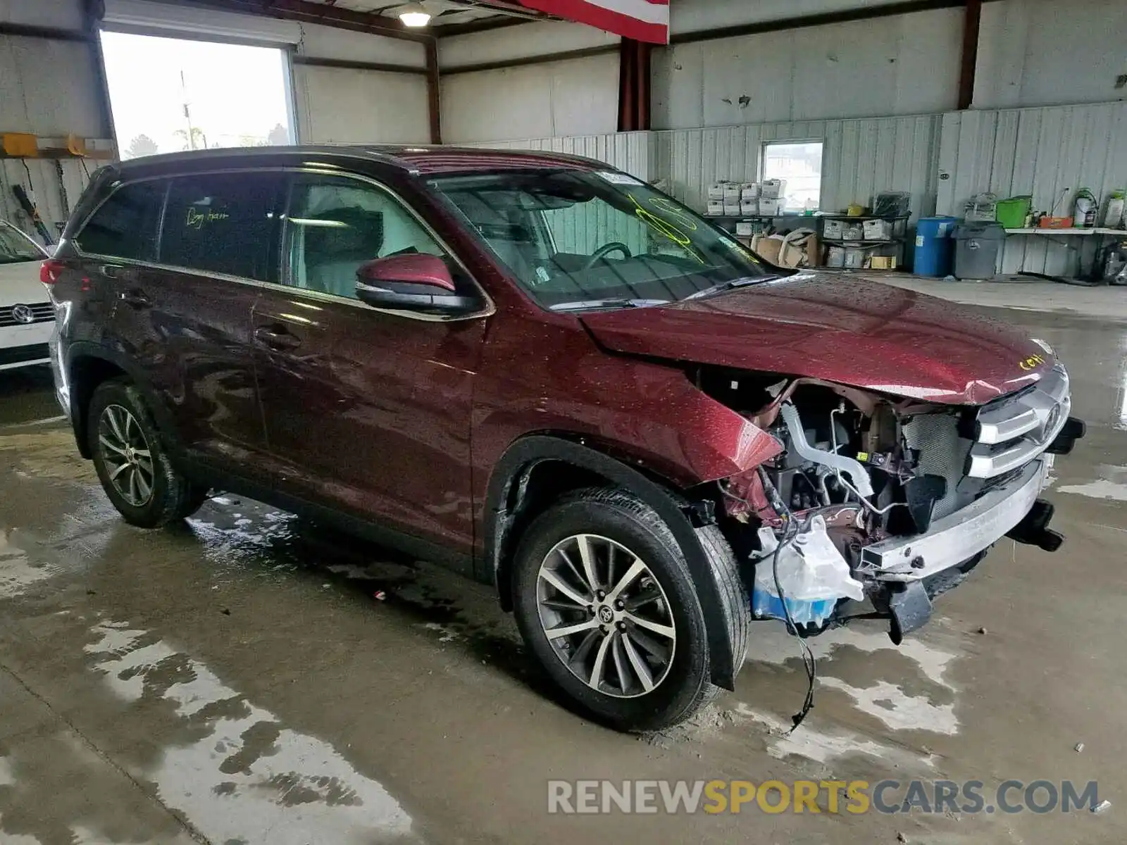 1 Photograph of a damaged car 5TDJZRFH6KS924311 TOYOTA HIGHLANDER 2019