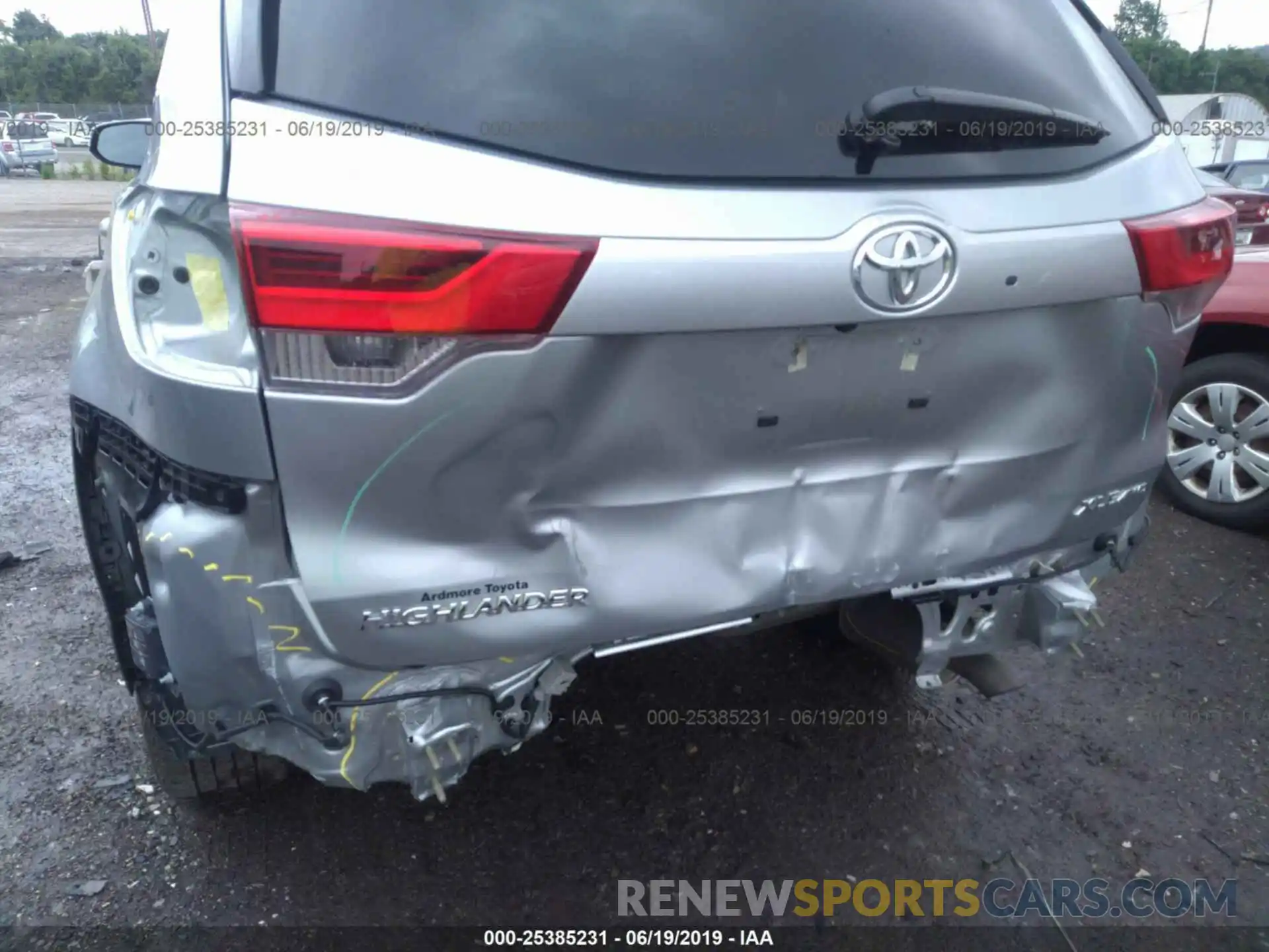 6 Photograph of a damaged car 5TDJZRFH6KS924907 TOYOTA HIGHLANDER 2019