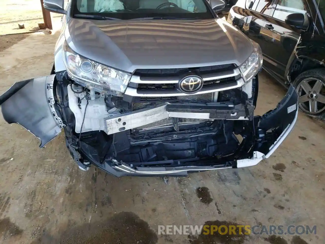 9 Фотография поврежденного автомобиля 5TDJZRFH6KS926771 TOYOTA HIGHLANDER 2019