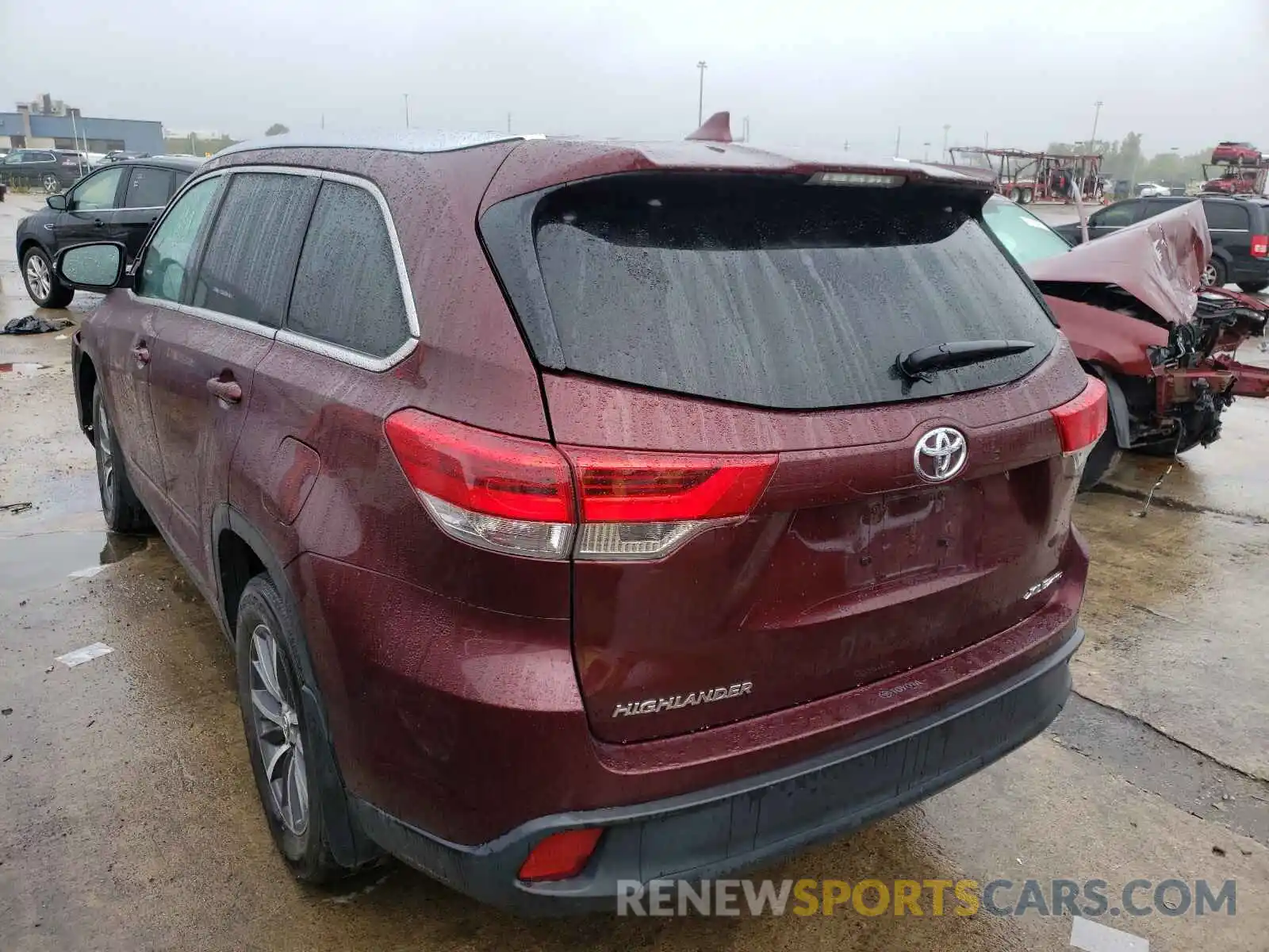 3 Photograph of a damaged car 5TDJZRFH6KS927550 TOYOTA HIGHLANDER 2019