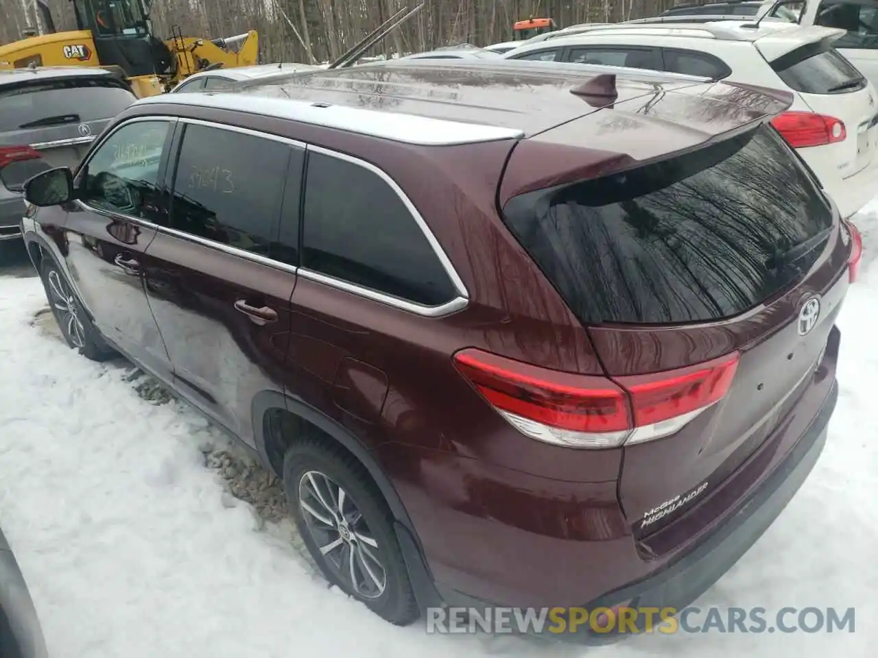 3 Photograph of a damaged car 5TDJZRFH6KS933784 TOYOTA HIGHLANDER 2019