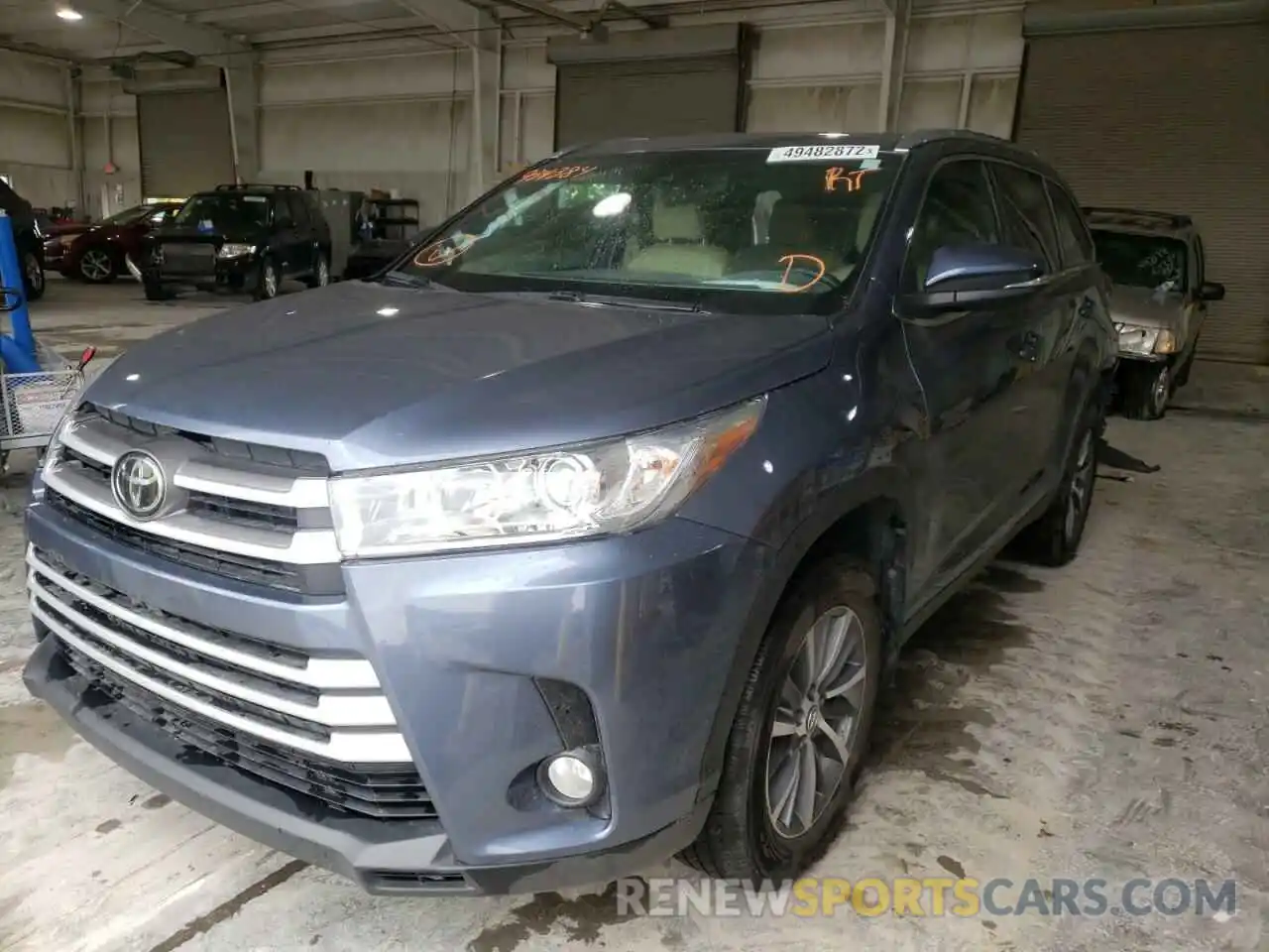 2 Photograph of a damaged car 5TDJZRFH6KS934384 TOYOTA HIGHLANDER 2019