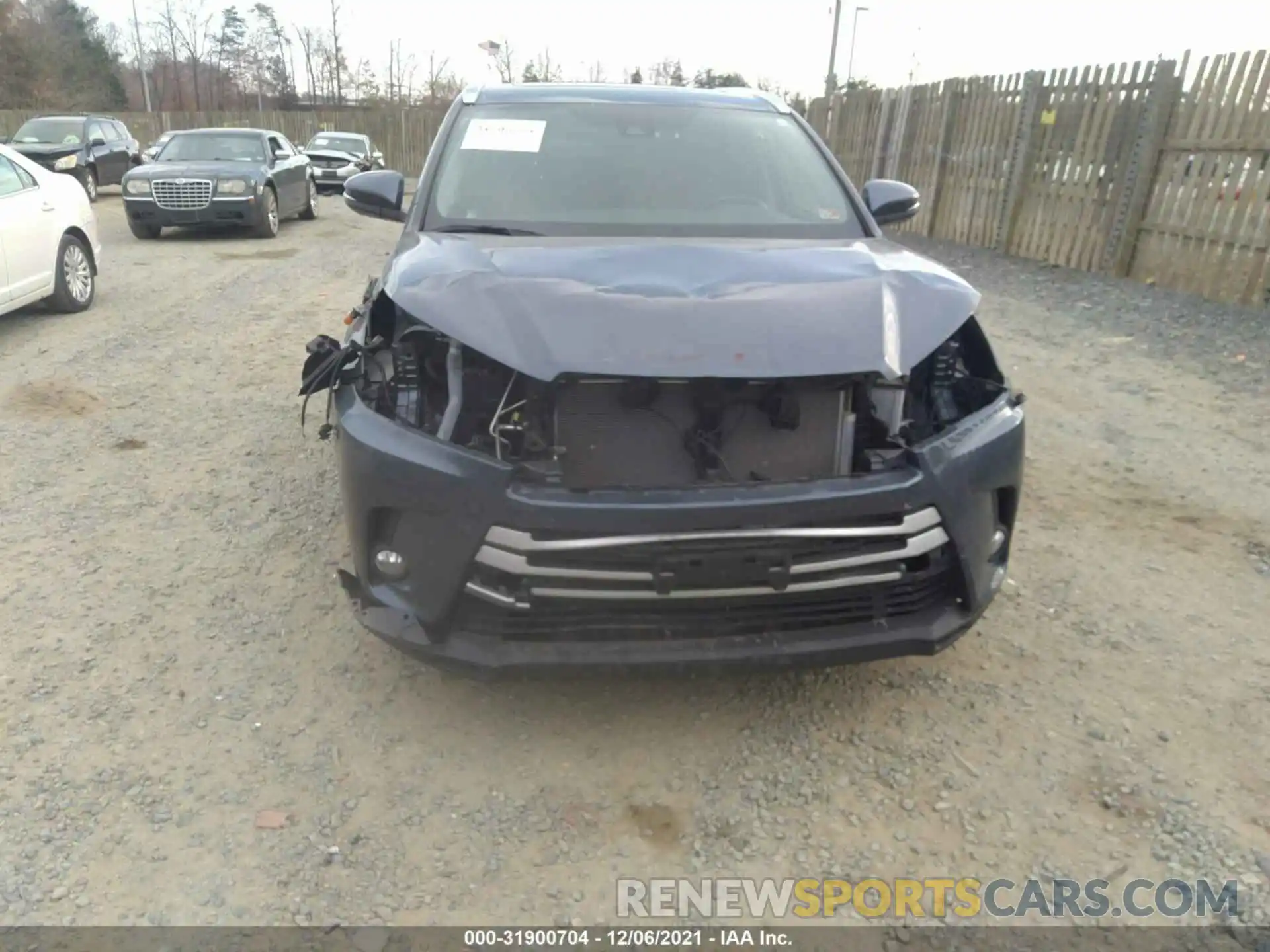 6 Photograph of a damaged car 5TDJZRFH6KS935941 TOYOTA HIGHLANDER 2019