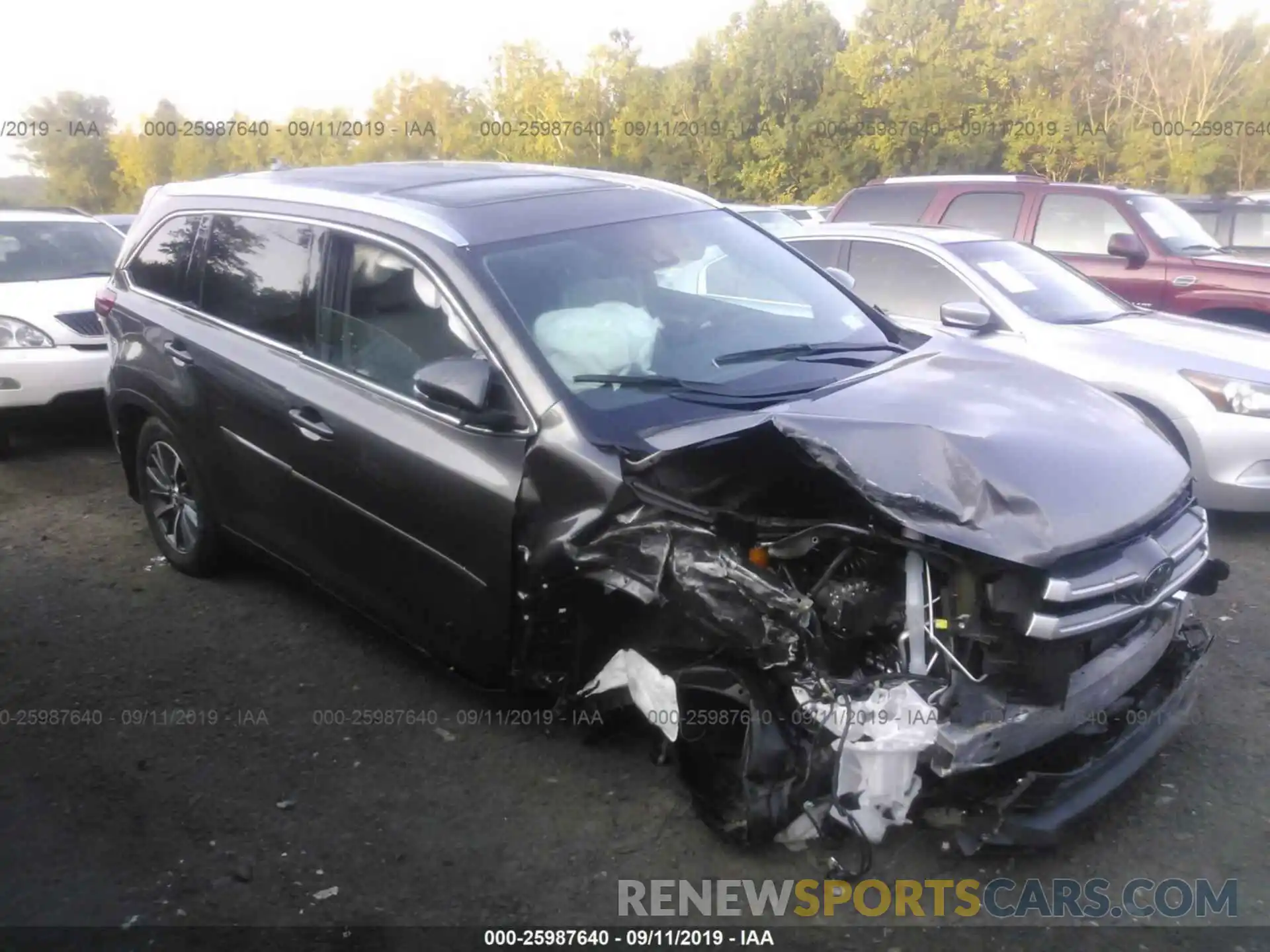 1 Photograph of a damaged car 5TDJZRFH6KS937091 TOYOTA HIGHLANDER 2019