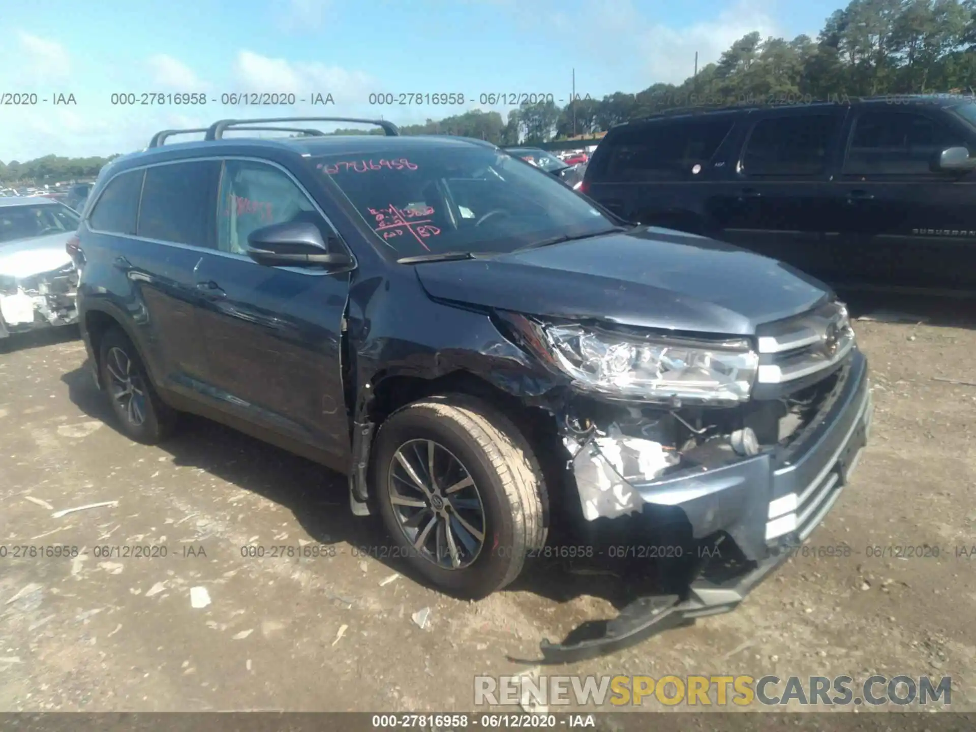 1 Photograph of a damaged car 5TDJZRFH6KS940119 TOYOTA HIGHLANDER 2019