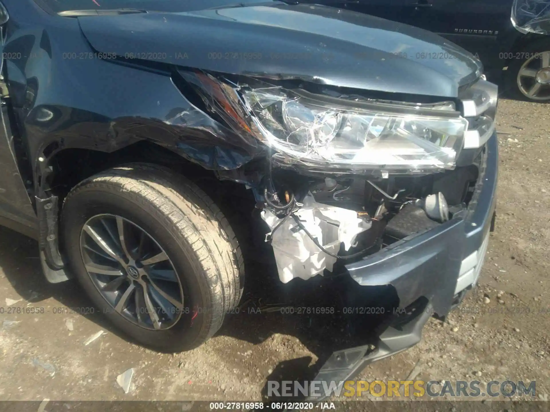 6 Photograph of a damaged car 5TDJZRFH6KS940119 TOYOTA HIGHLANDER 2019