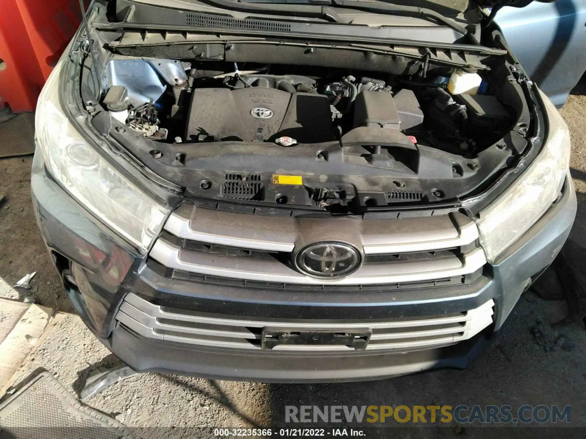 10 Photograph of a damaged car 5TDJZRFH6KS940623 TOYOTA HIGHLANDER 2019