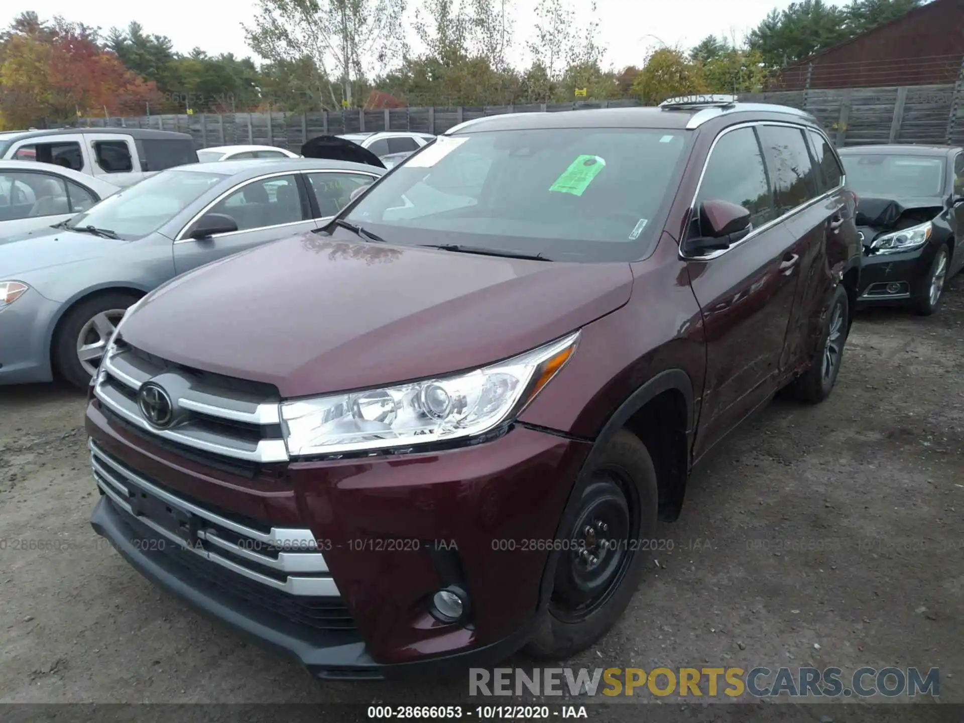 2 Photograph of a damaged car 5TDJZRFH6KS940752 TOYOTA HIGHLANDER 2019