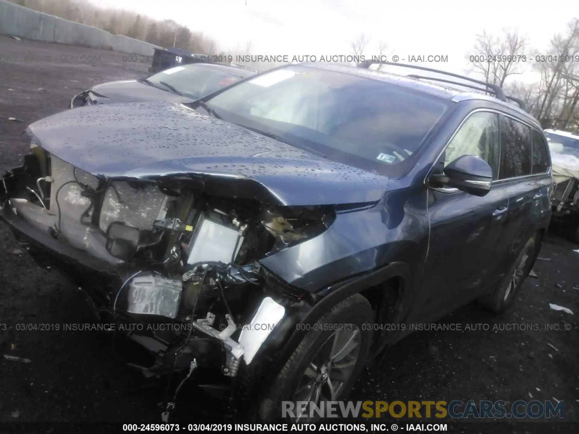 2 Photograph of a damaged car 5TDJZRFH6KS945823 TOYOTA HIGHLANDER 2019