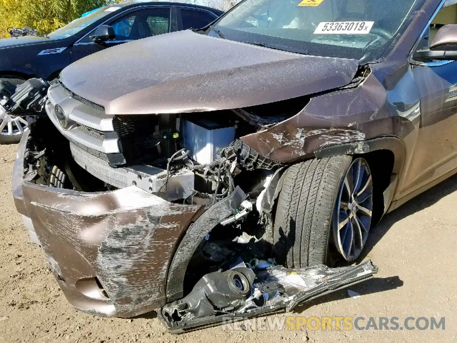 9 Photograph of a damaged car 5TDJZRFH6KS947118 TOYOTA HIGHLANDER 2019