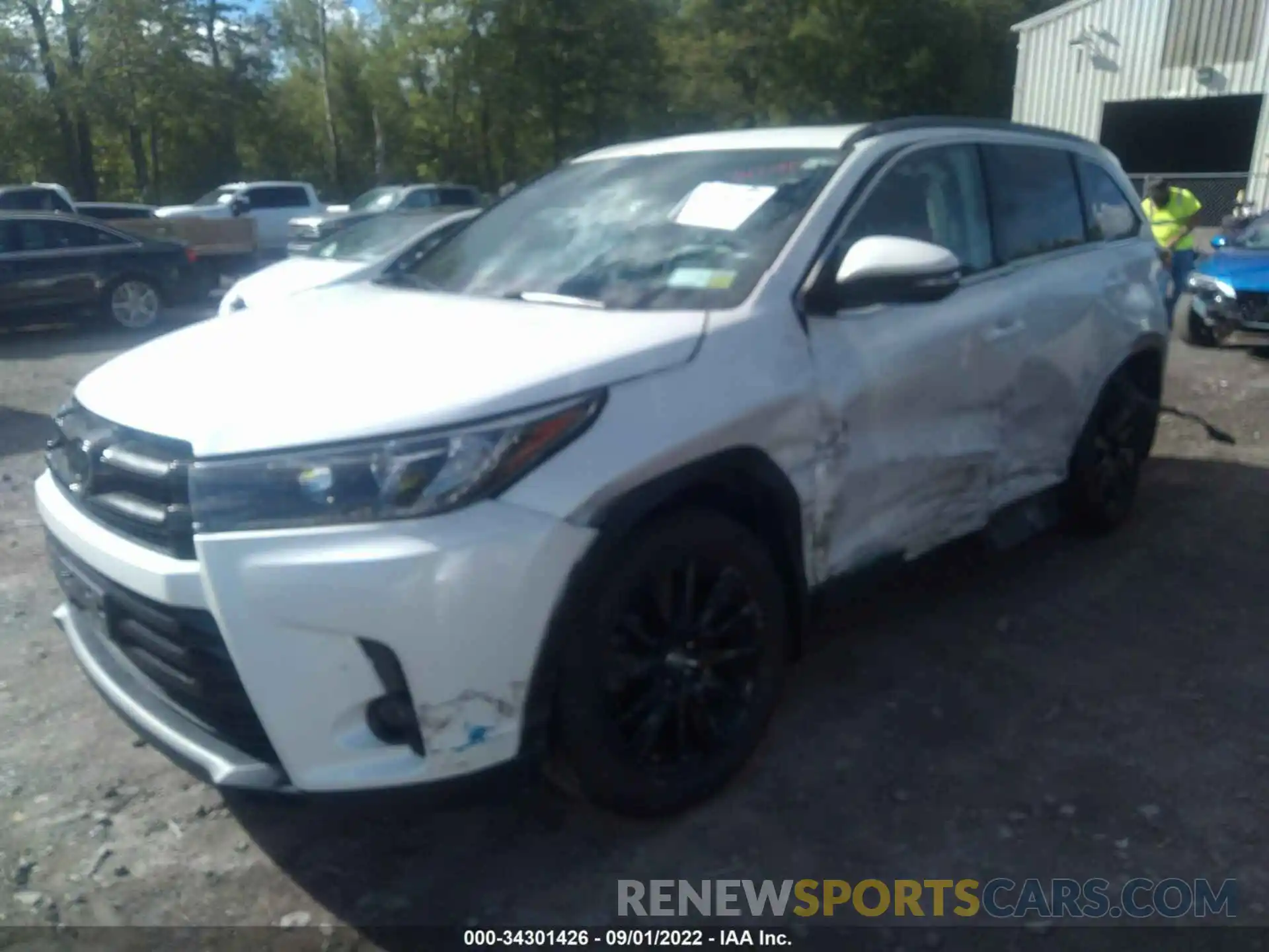 2 Photograph of a damaged car 5TDJZRFH6KS951394 TOYOTA HIGHLANDER 2019