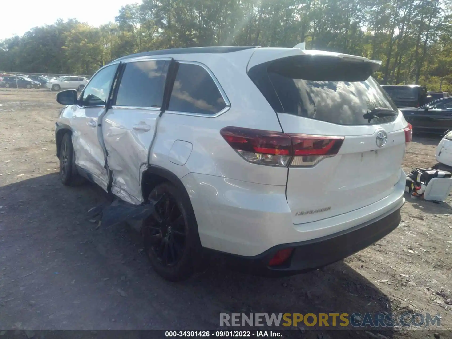 3 Photograph of a damaged car 5TDJZRFH6KS951394 TOYOTA HIGHLANDER 2019