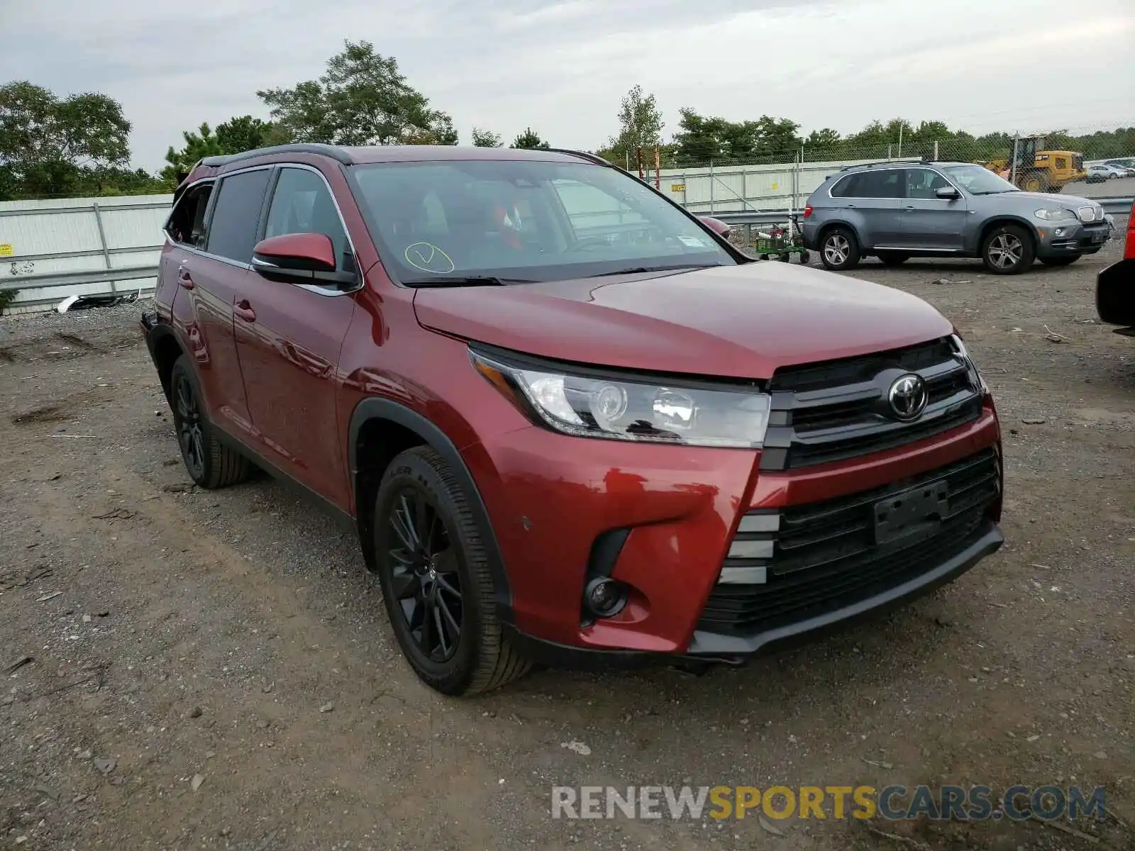 1 Photograph of a damaged car 5TDJZRFH6KS953887 TOYOTA HIGHLANDER 2019