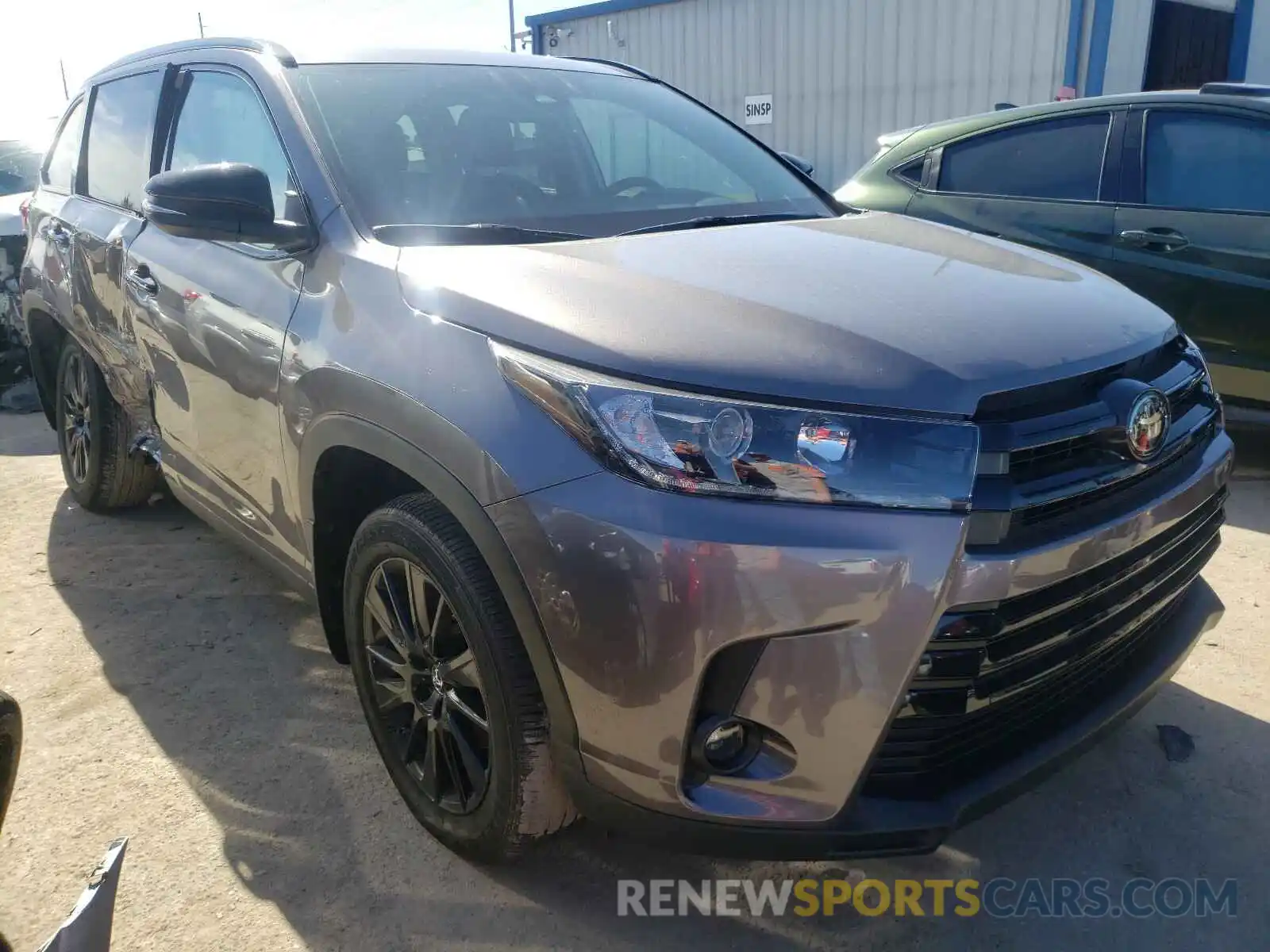 1 Photograph of a damaged car 5TDJZRFH6KS964615 TOYOTA HIGHLANDER 2019