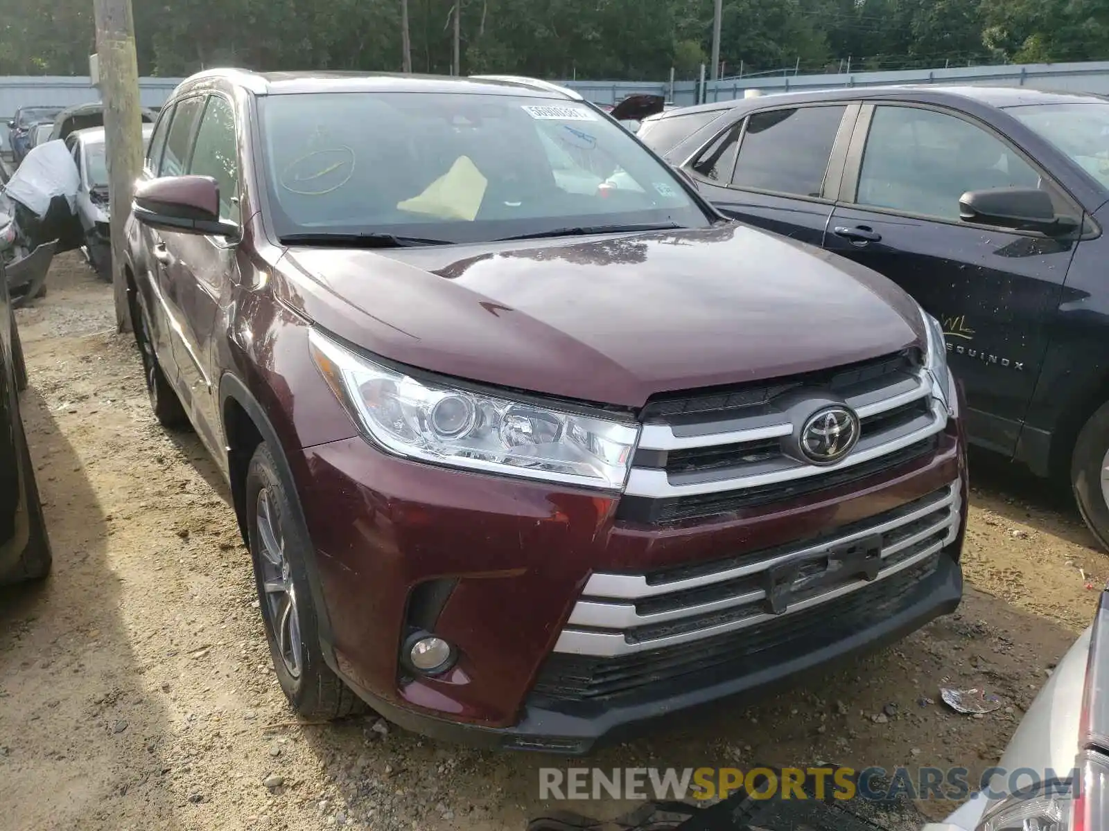 1 Photograph of a damaged car 5TDJZRFH6KS972469 TOYOTA HIGHLANDER 2019