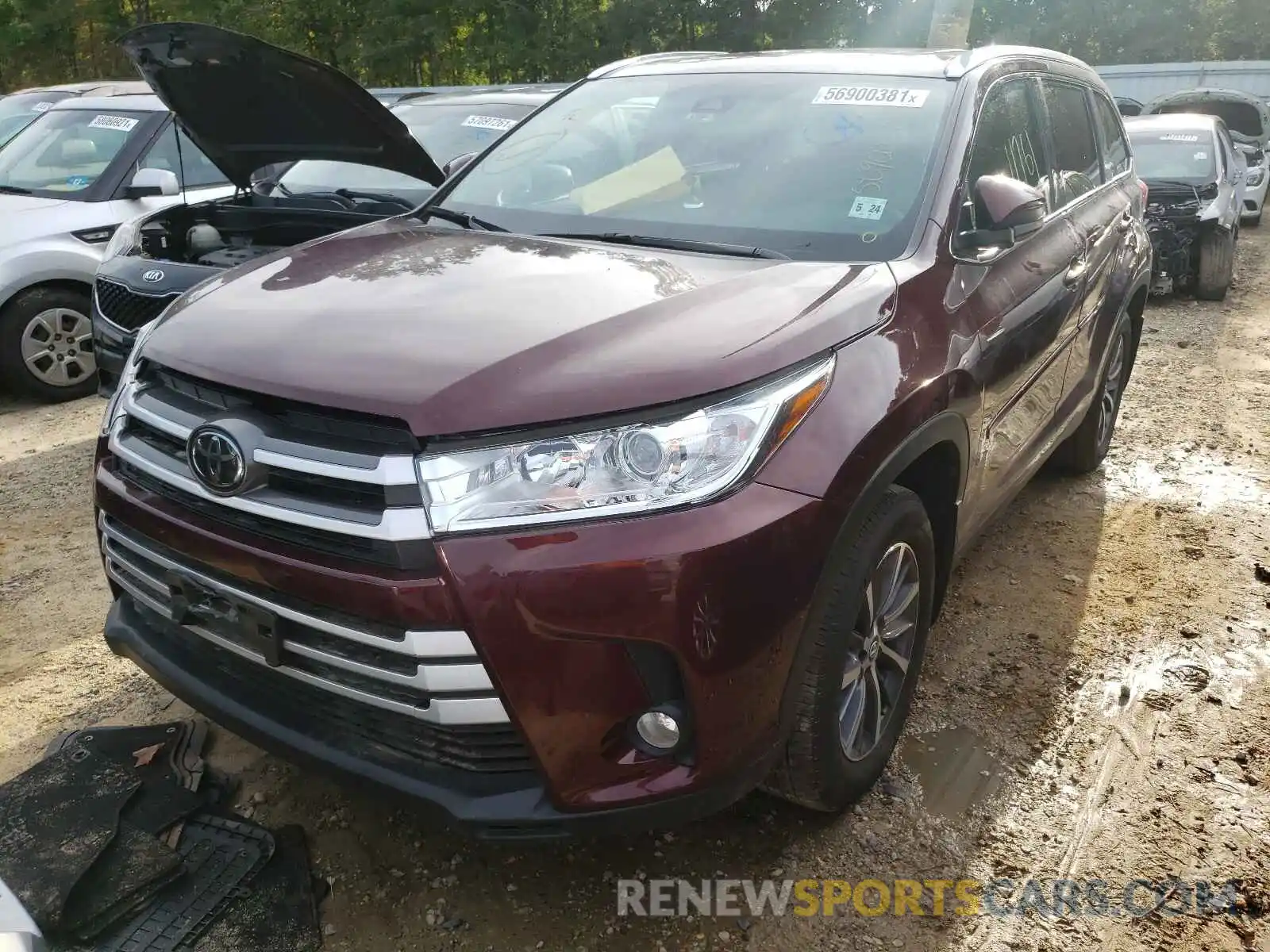 2 Photograph of a damaged car 5TDJZRFH6KS972469 TOYOTA HIGHLANDER 2019