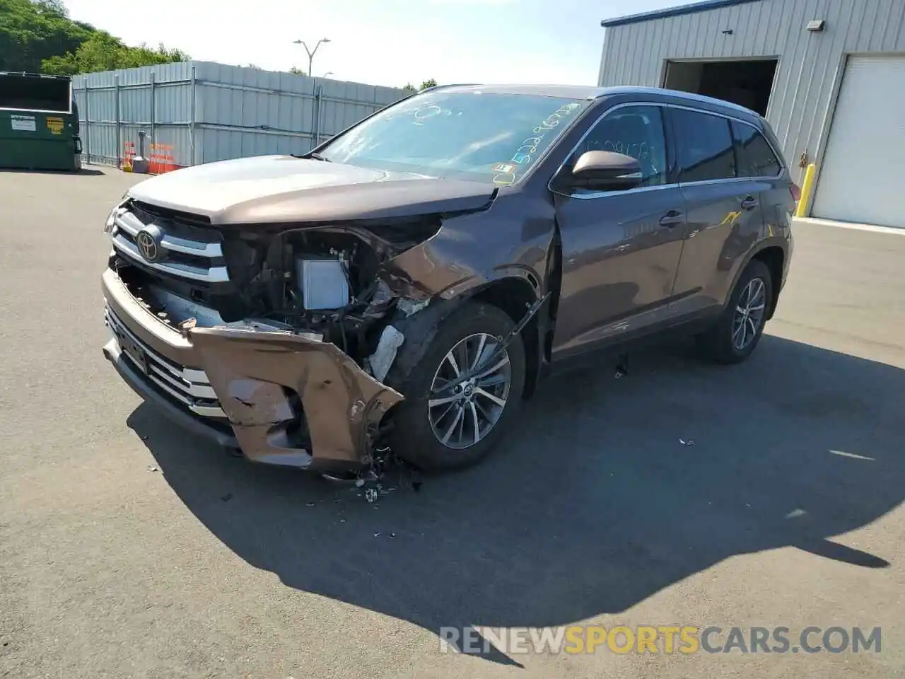 2 Photograph of a damaged car 5TDJZRFH6KS973895 TOYOTA HIGHLANDER 2019