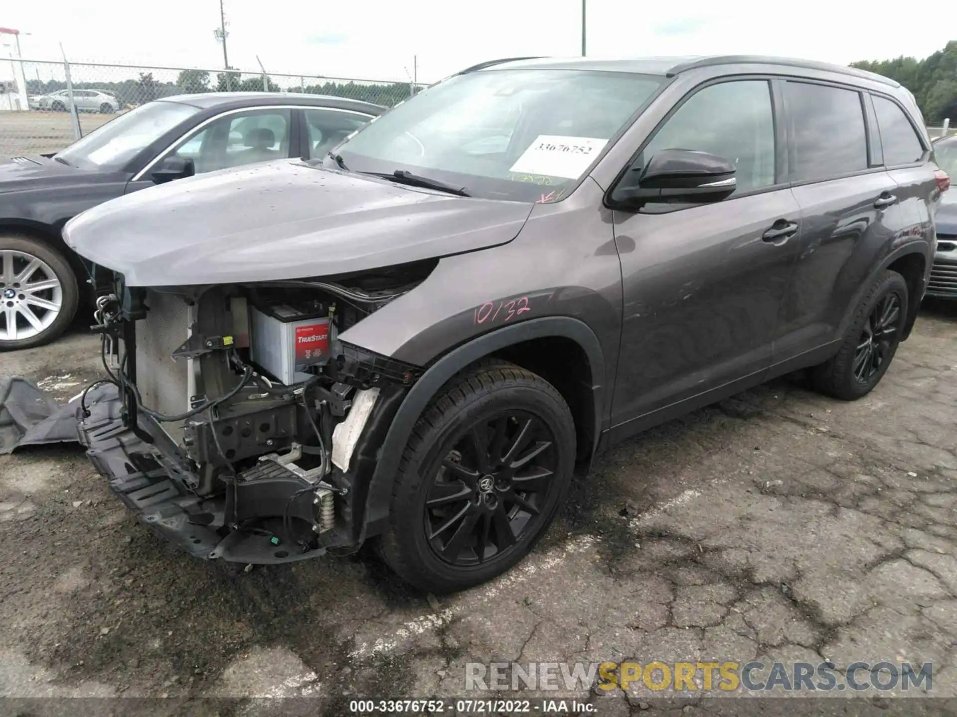 2 Photograph of a damaged car 5TDJZRFH6KS974240 TOYOTA HIGHLANDER 2019