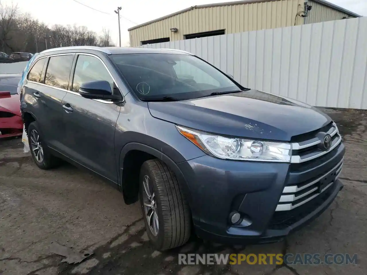 1 Photograph of a damaged car 5TDJZRFH6KS978434 TOYOTA HIGHLANDER 2019