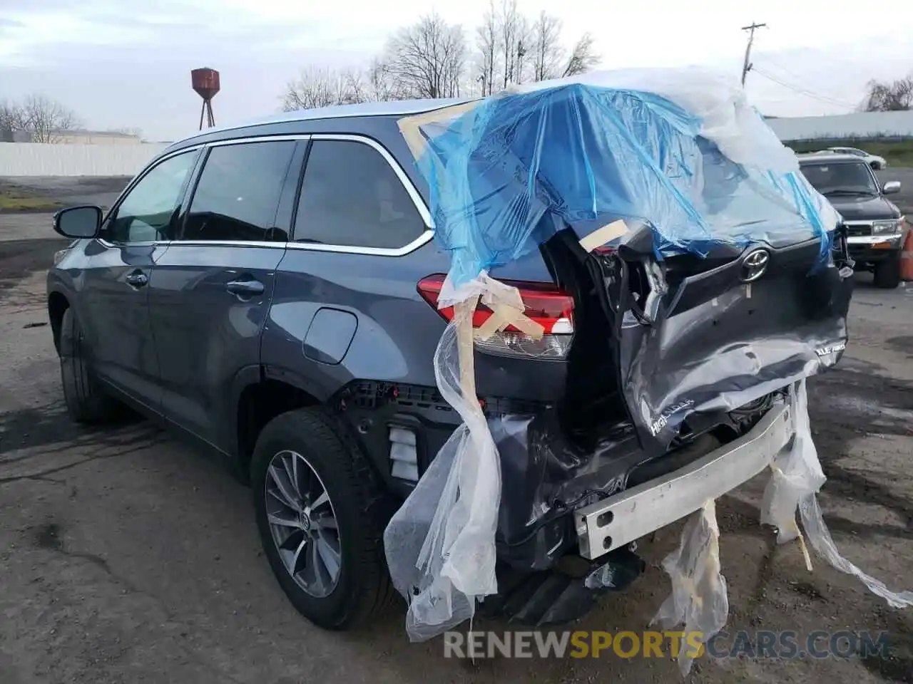 3 Photograph of a damaged car 5TDJZRFH6KS978434 TOYOTA HIGHLANDER 2019