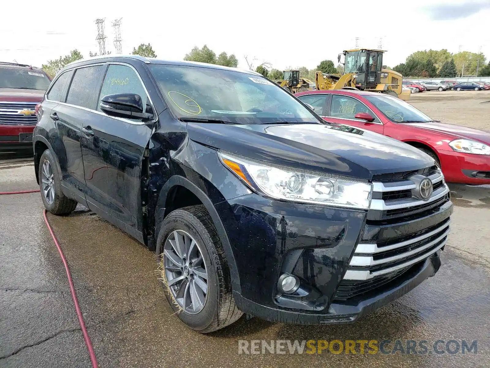 1 Photograph of a damaged car 5TDJZRFH6KS986369 TOYOTA HIGHLANDER 2019