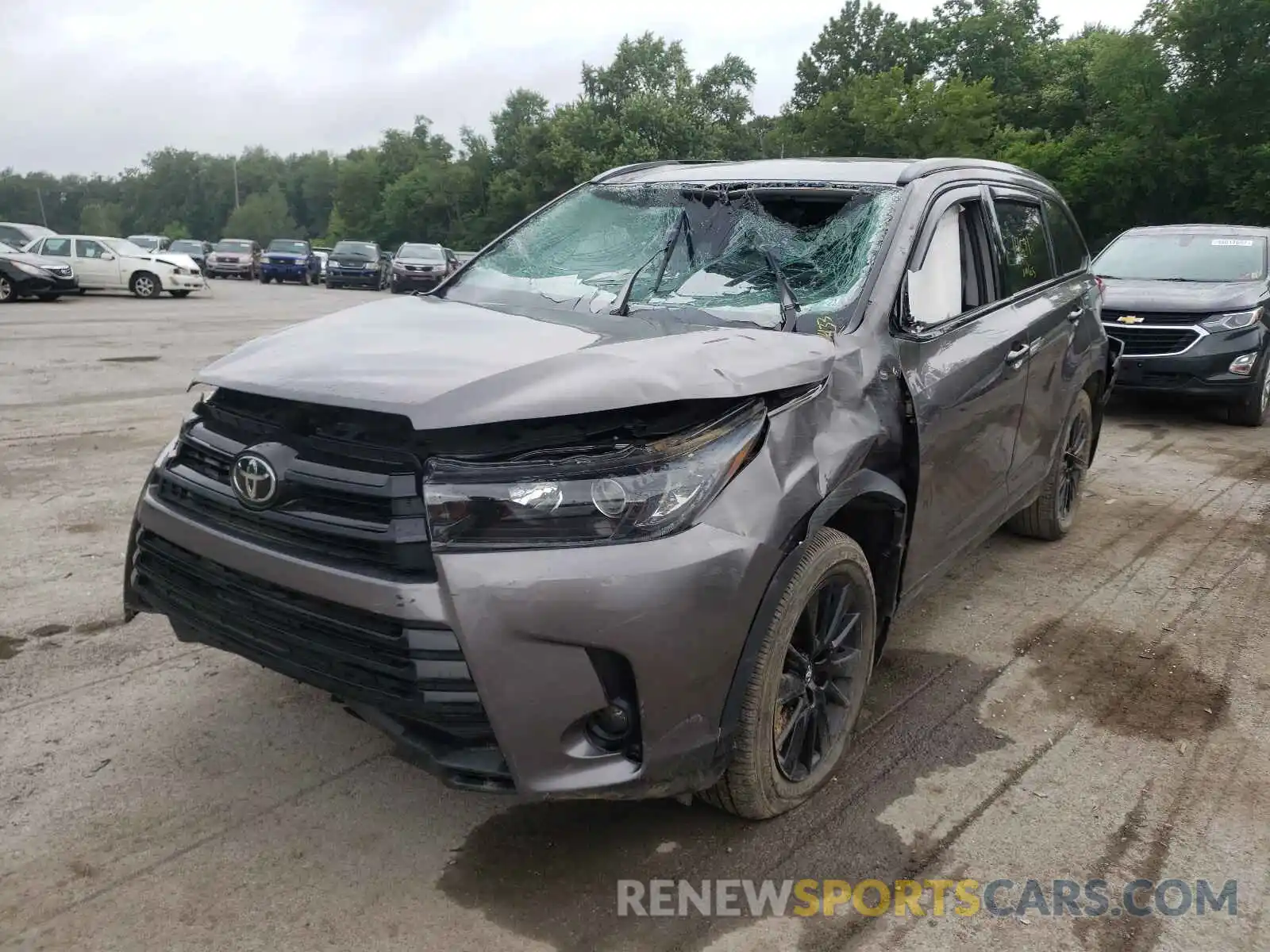 2 Photograph of a damaged car 5TDJZRFH6KS990163 TOYOTA HIGHLANDER 2019