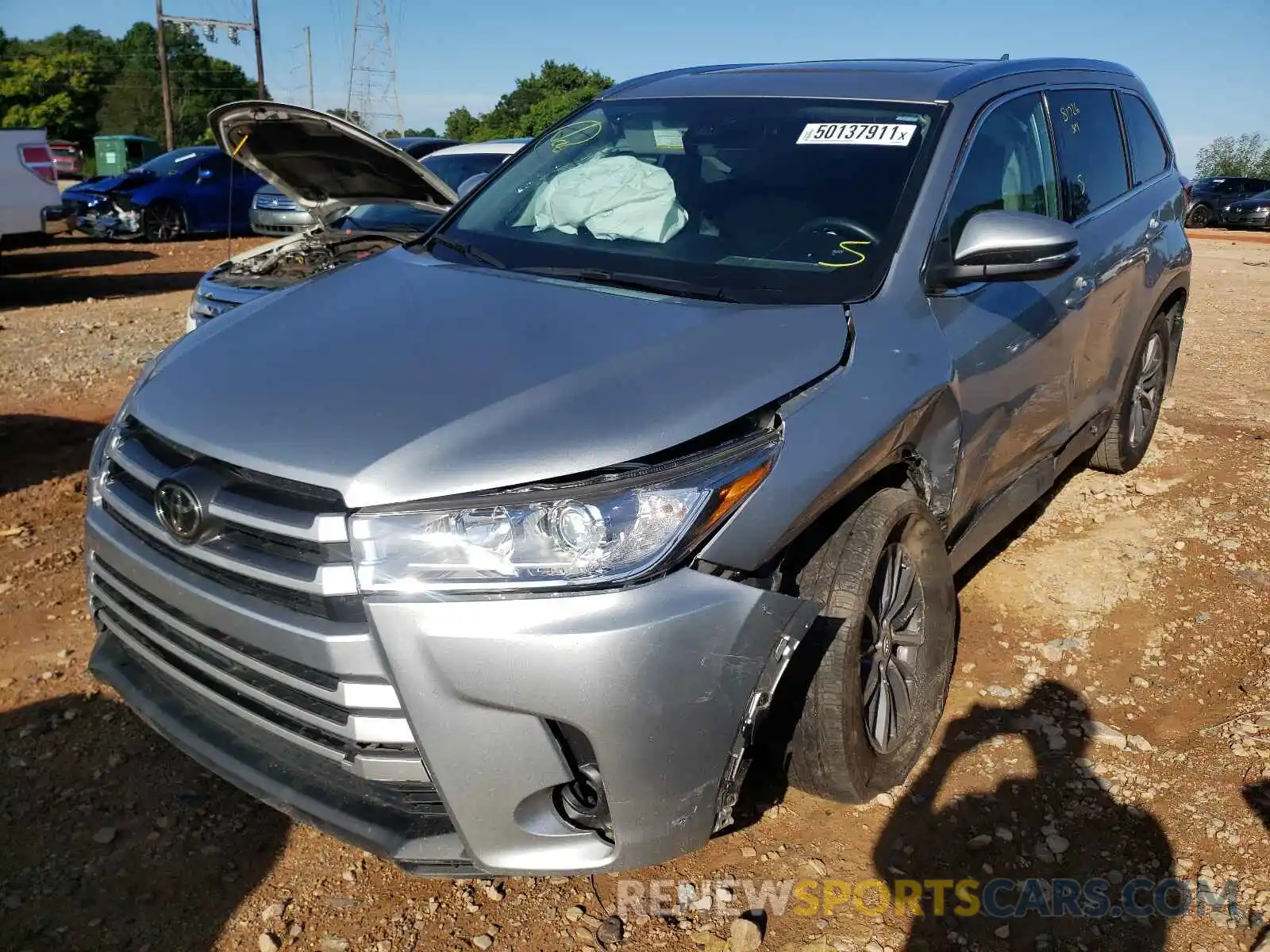 2 Photograph of a damaged car 5TDJZRFH6KS990261 TOYOTA HIGHLANDER 2019