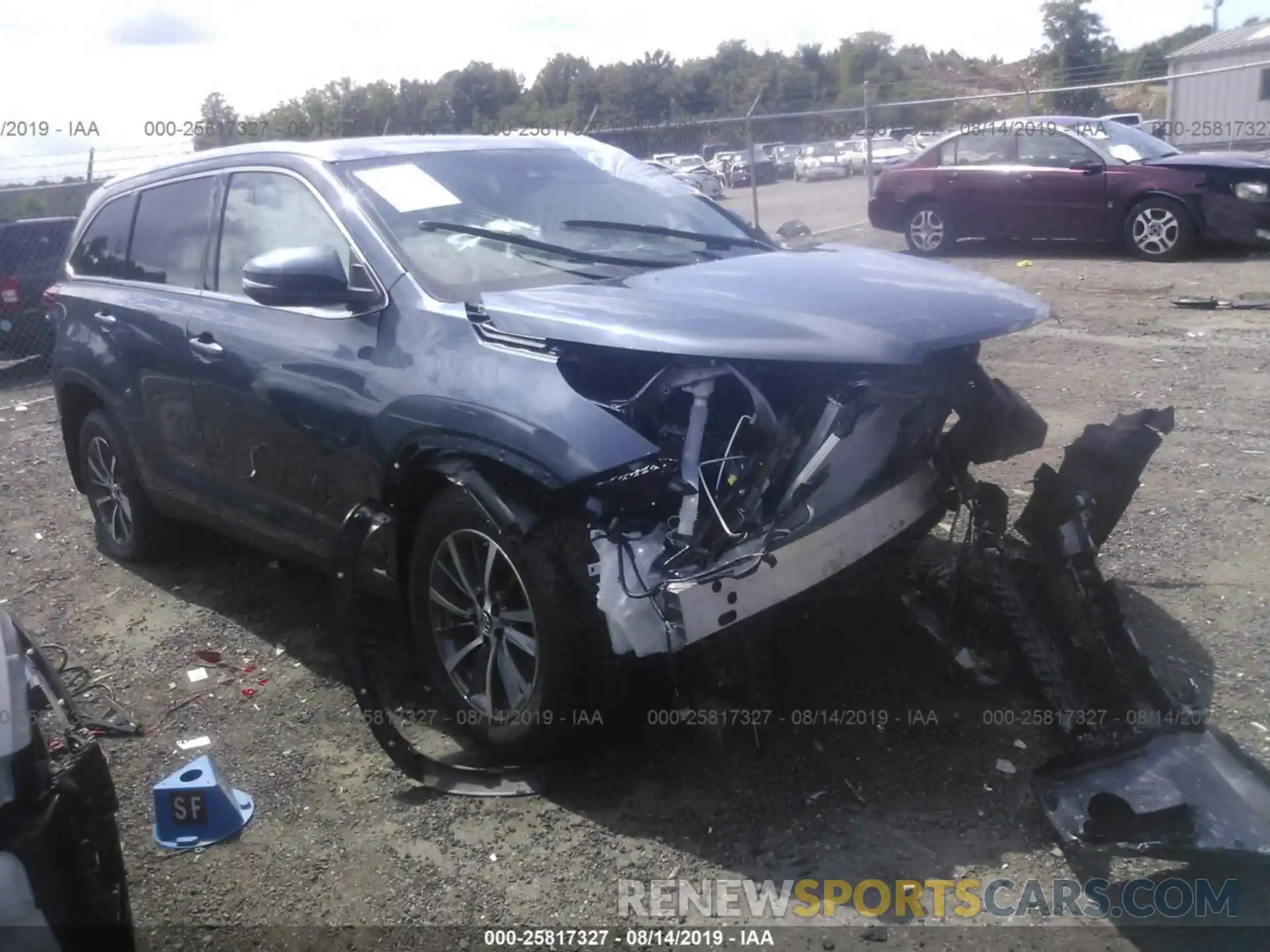 1 Photograph of a damaged car 5TDJZRFH6KS990583 TOYOTA HIGHLANDER 2019