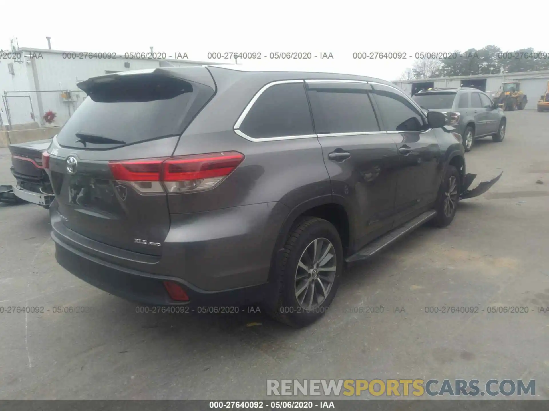 4 Photograph of a damaged car 5TDJZRFH6KS990681 TOYOTA HIGHLANDER 2019