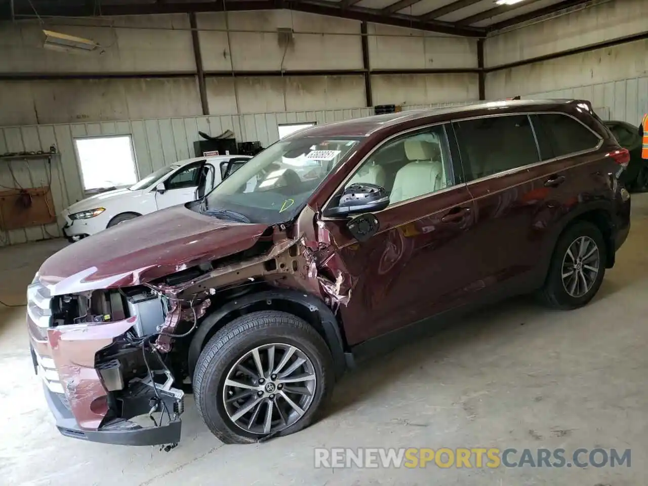 9 Photograph of a damaged car 5TDJZRFH6KS992141 TOYOTA HIGHLANDER 2019