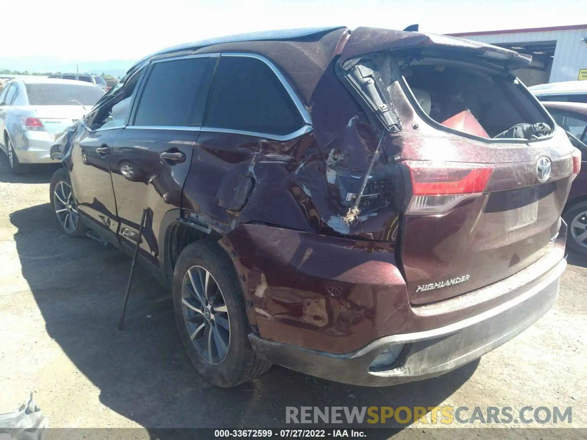 3 Photograph of a damaged car 5TDJZRFH6KS993676 TOYOTA HIGHLANDER 2019