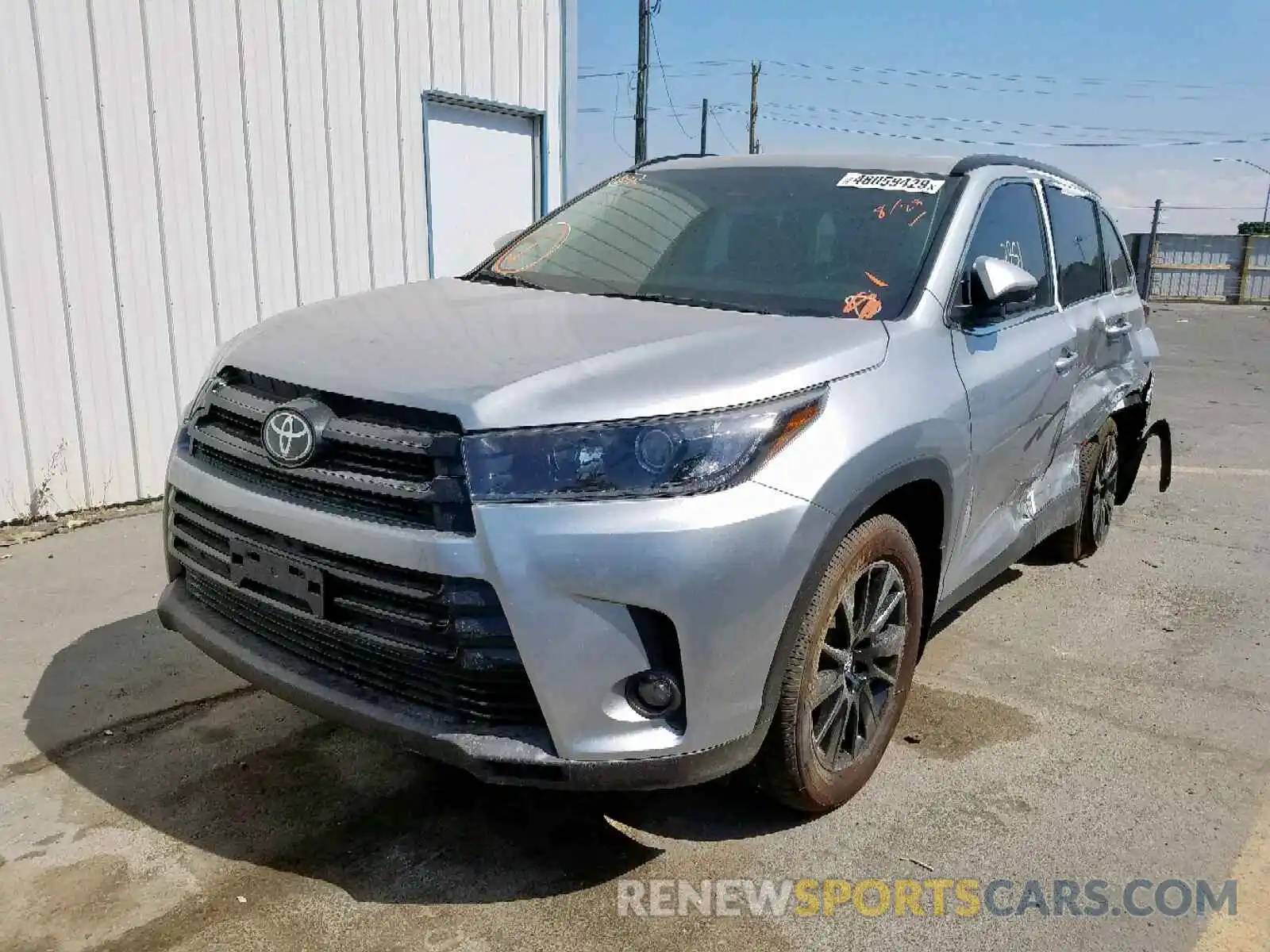 2 Photograph of a damaged car 5TDJZRFH7KS564403 TOYOTA HIGHLANDER 2019