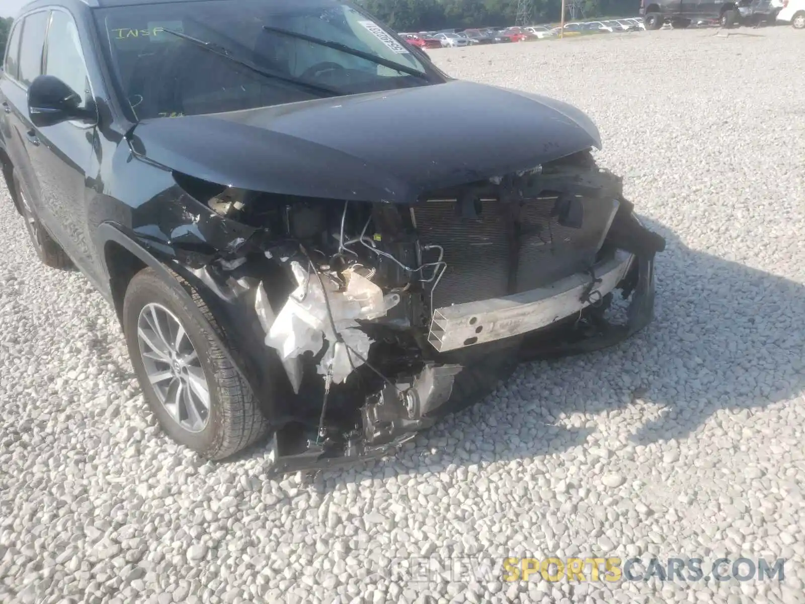 9 Photograph of a damaged car 5TDJZRFH7KS564997 TOYOTA HIGHLANDER 2019