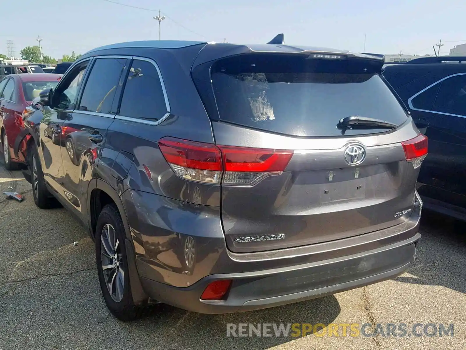 3 Photograph of a damaged car 5TDJZRFH7KS567740 TOYOTA HIGHLANDER 2019