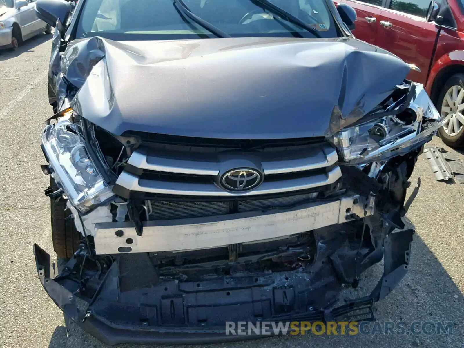 9 Photograph of a damaged car 5TDJZRFH7KS567740 TOYOTA HIGHLANDER 2019