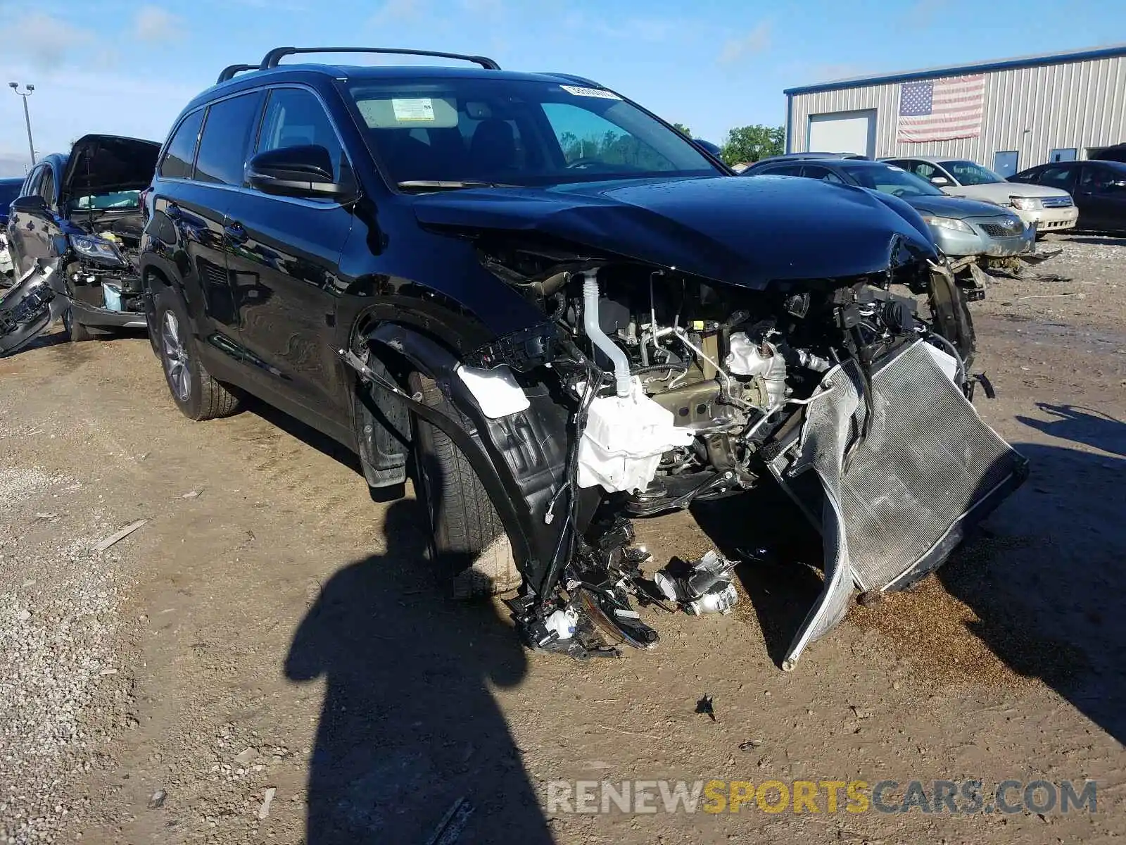 1 Photograph of a damaged car 5TDJZRFH7KS567883 TOYOTA HIGHLANDER 2019