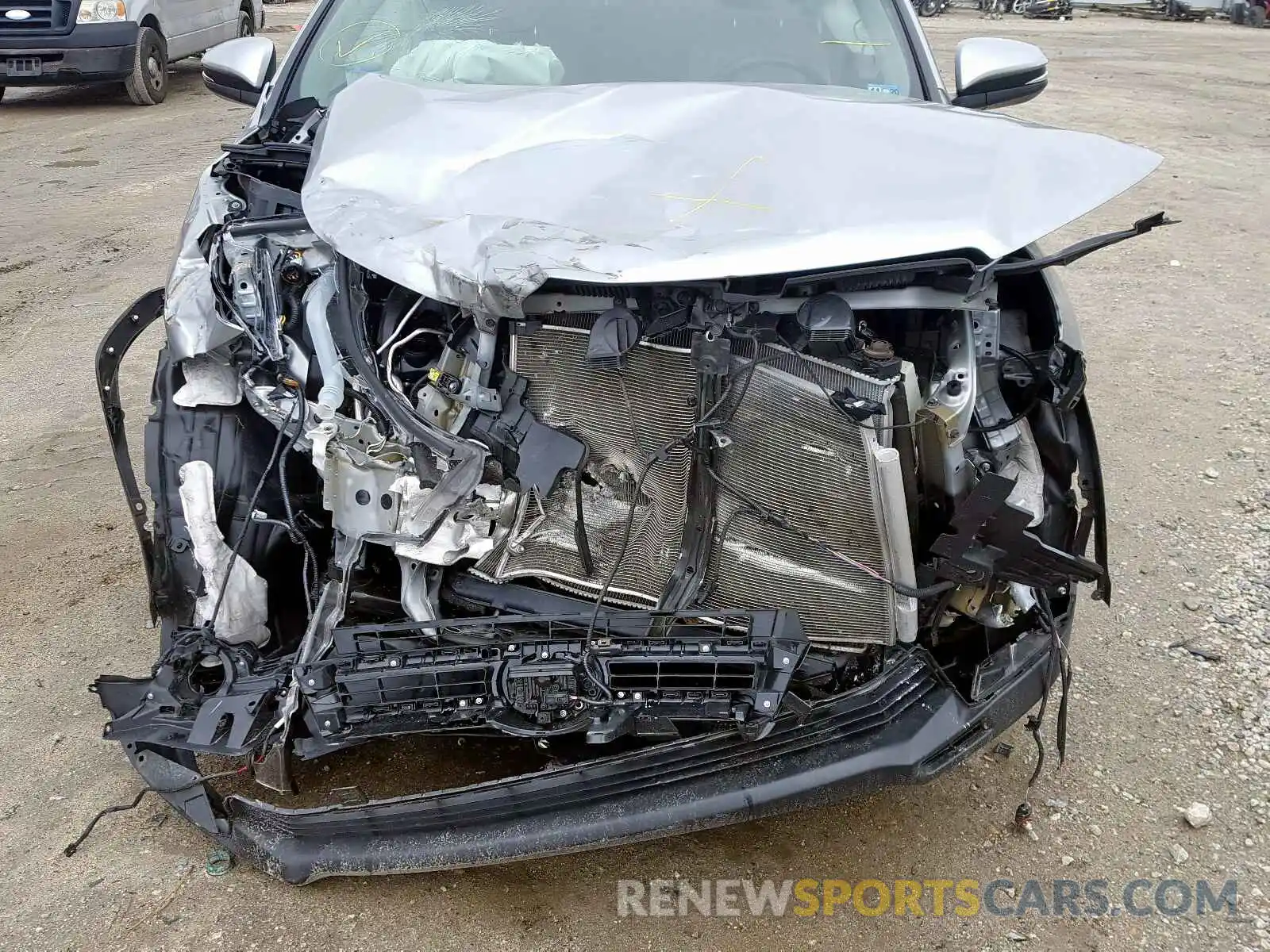 7 Photograph of a damaged car 5TDJZRFH7KS570380 TOYOTA HIGHLANDER 2019