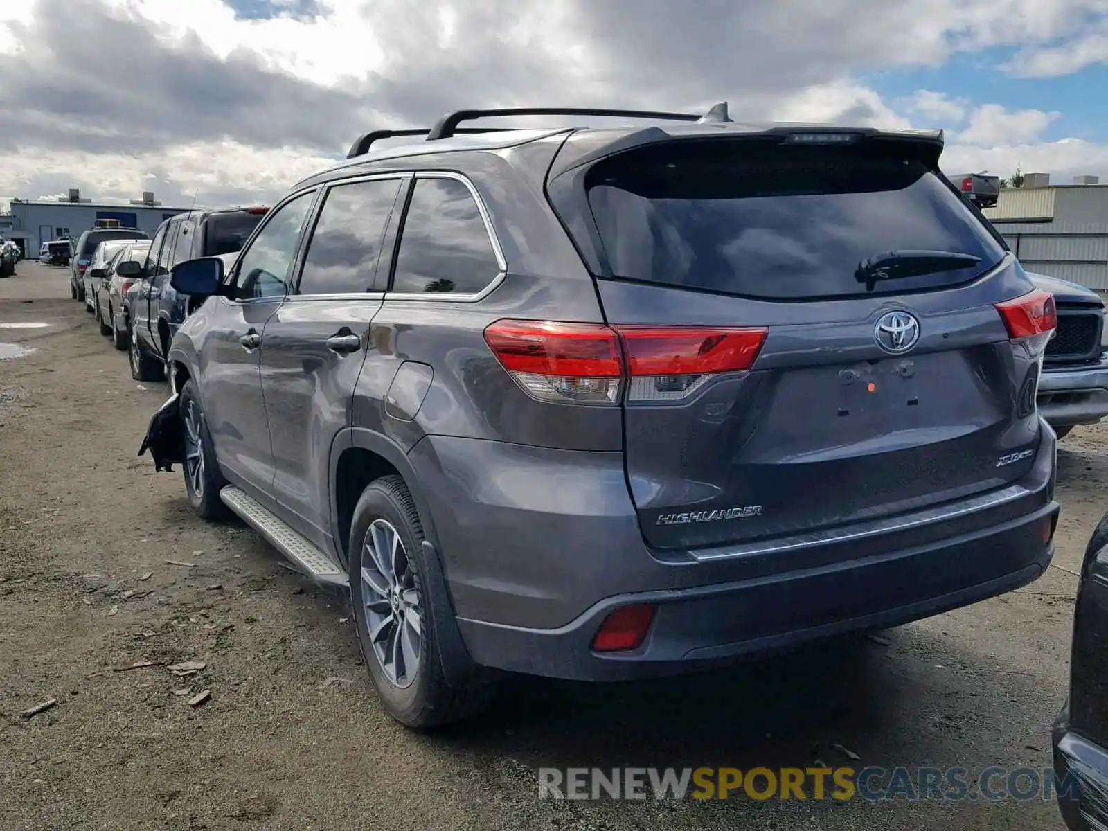 3 Photograph of a damaged car 5TDJZRFH7KS571416 TOYOTA HIGHLANDER 2019