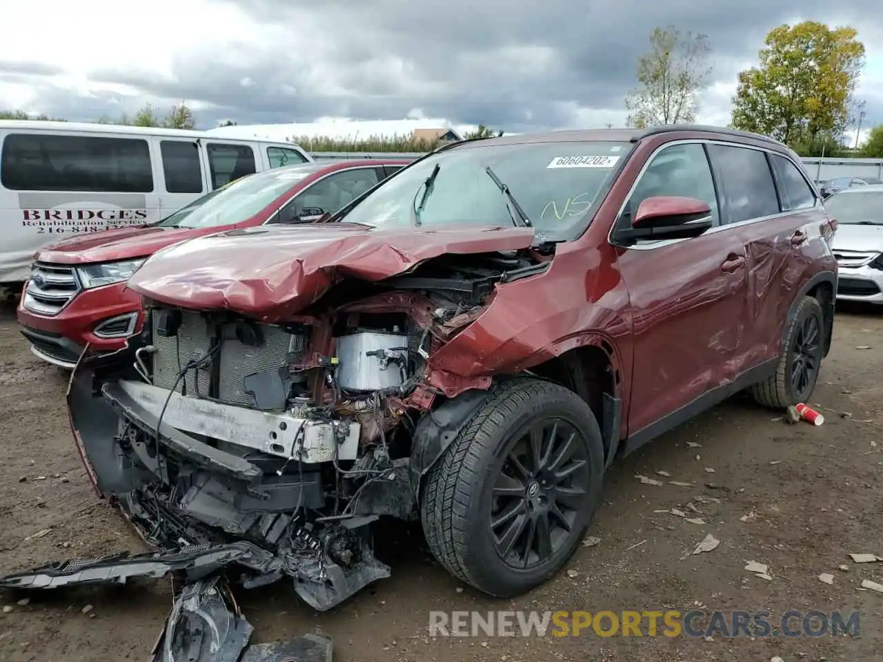 2 Photograph of a damaged car 5TDJZRFH7KS574543 TOYOTA HIGHLANDER 2019