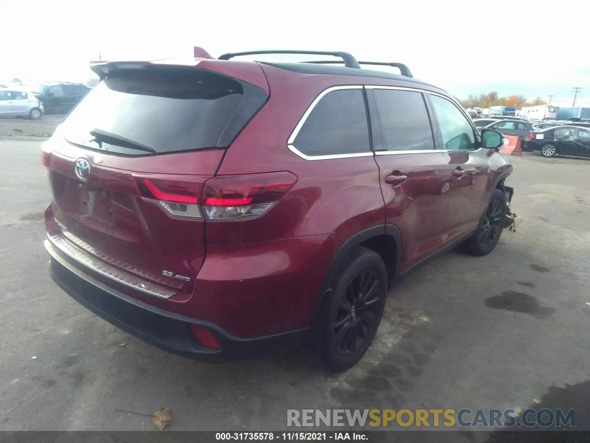 4 Photograph of a damaged car 5TDJZRFH7KS576079 TOYOTA HIGHLANDER 2019